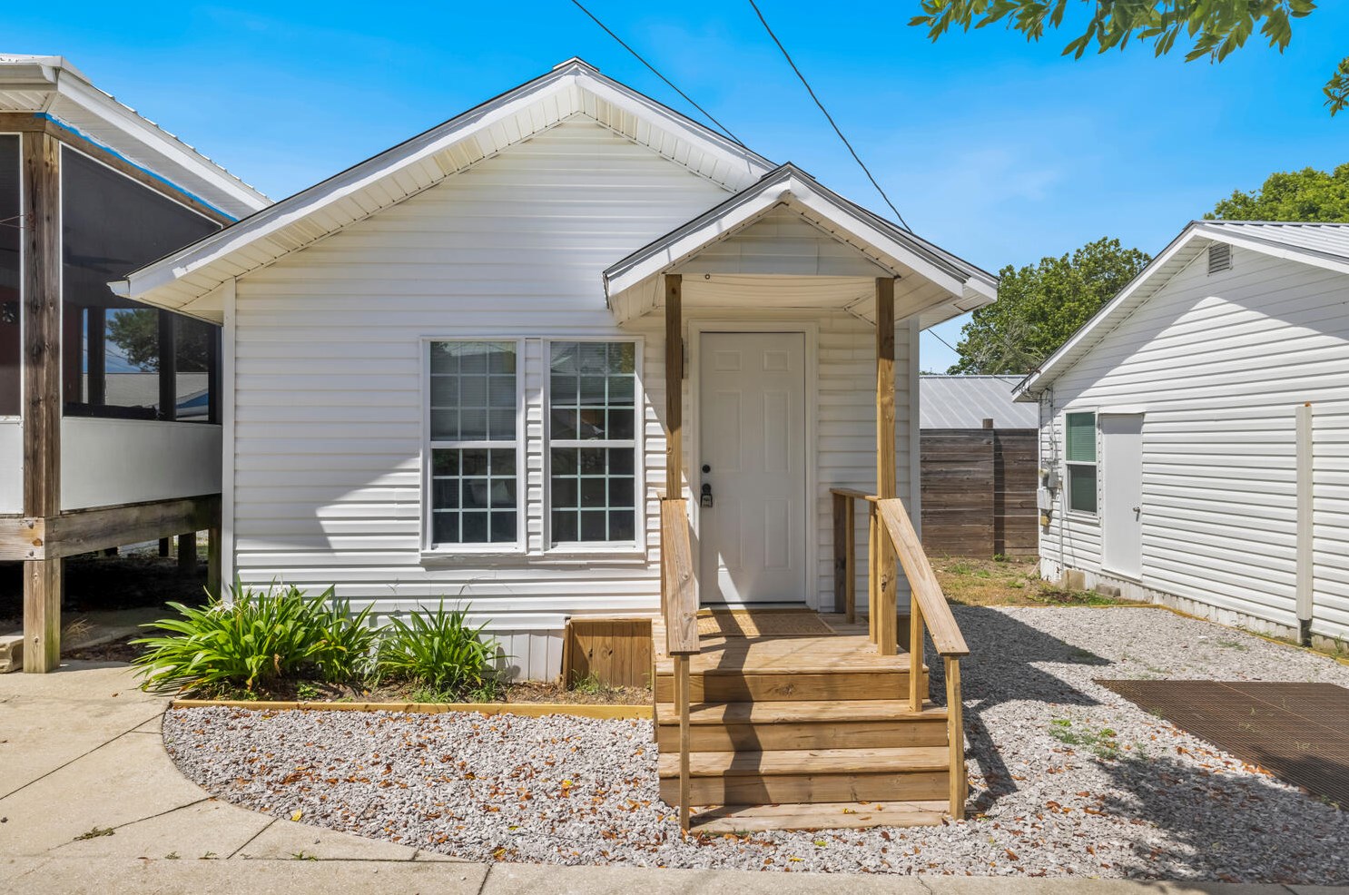 204 3 St, Panama City FL 32401-4832 exterior