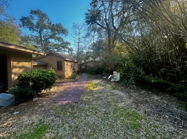 325 Miracle Strip Pkwy, Mary Esther FL  32569-1833 exterior