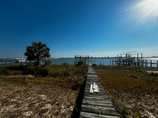 325 Miracle Strip Pkwy, Mary Esther FL  32569-1833 exterior
