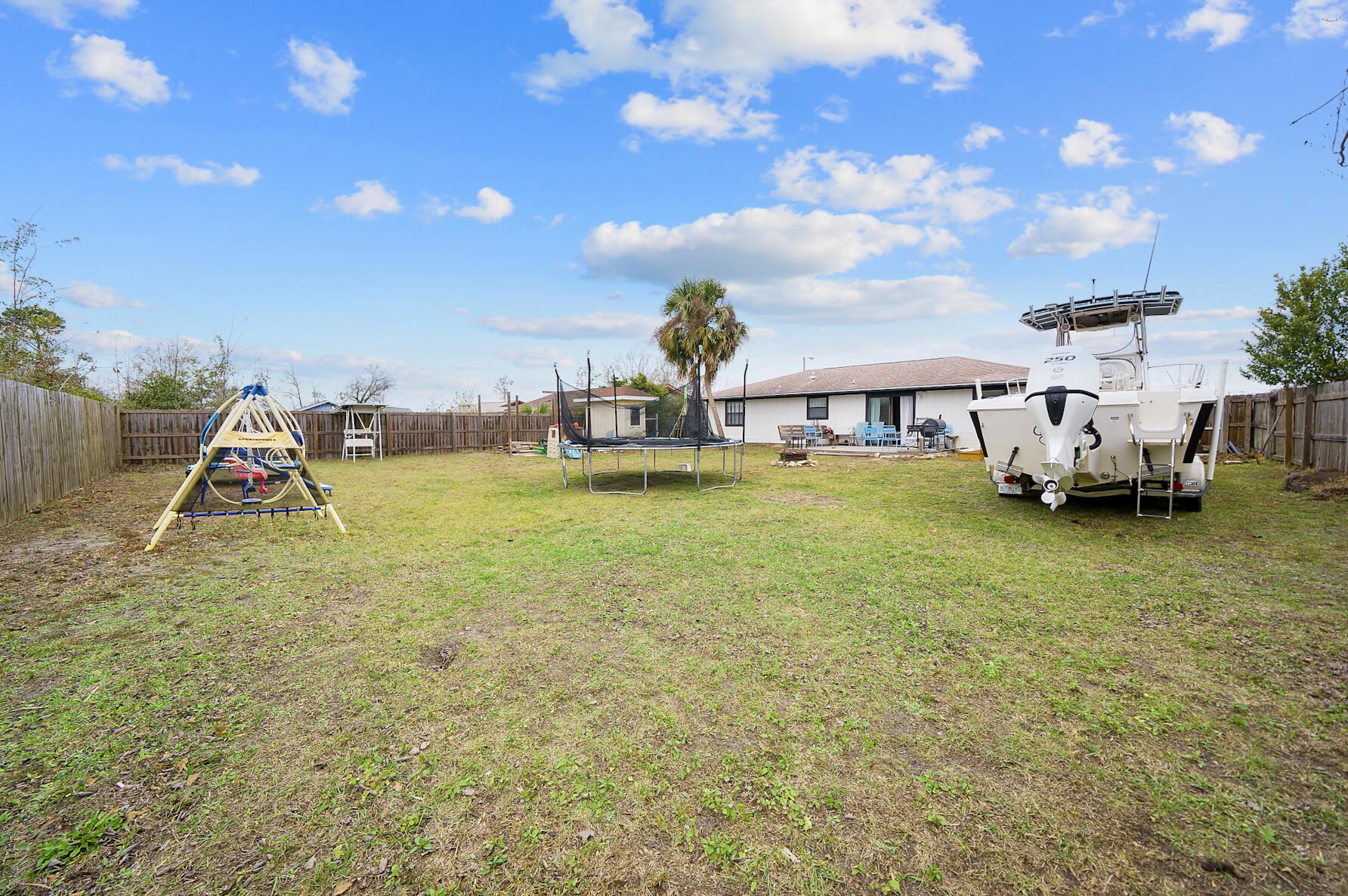 307 Geralo Ln, Lynn Haven, FL 32444