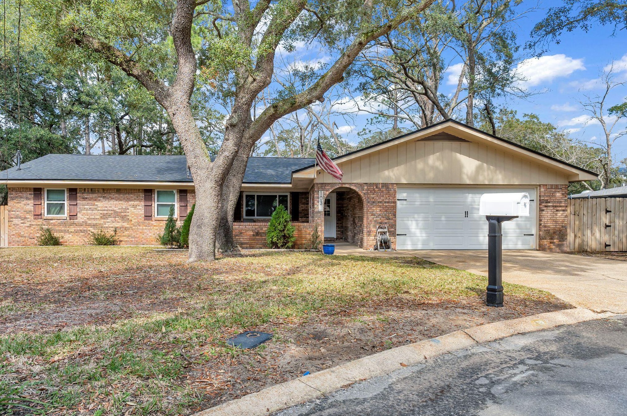 103 Charlotte Ct, Fort Walton Beach, FL 32547-7115