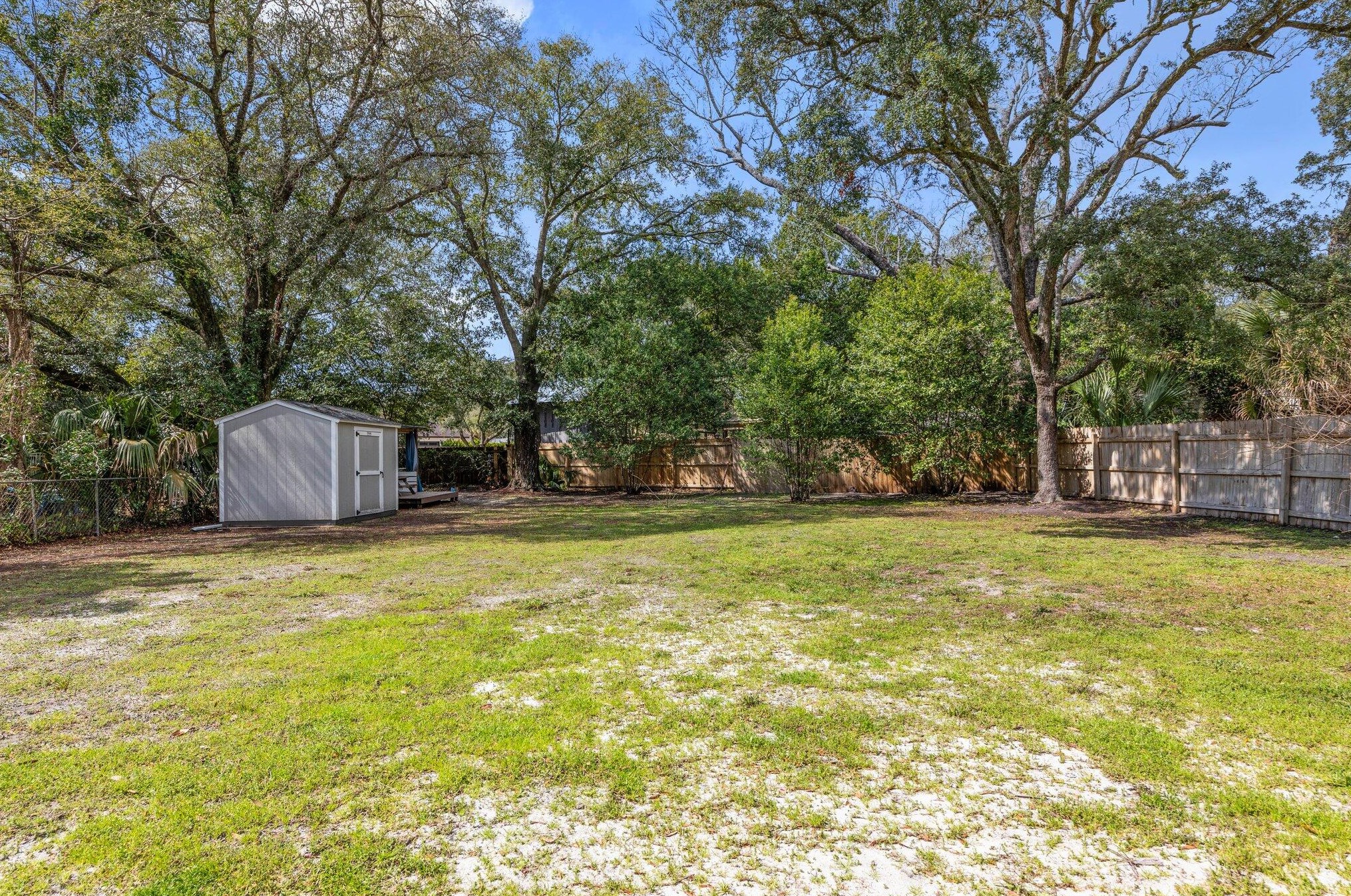 24 Bay Dr, Fort Walton Beach FL  32548-5166 exterior