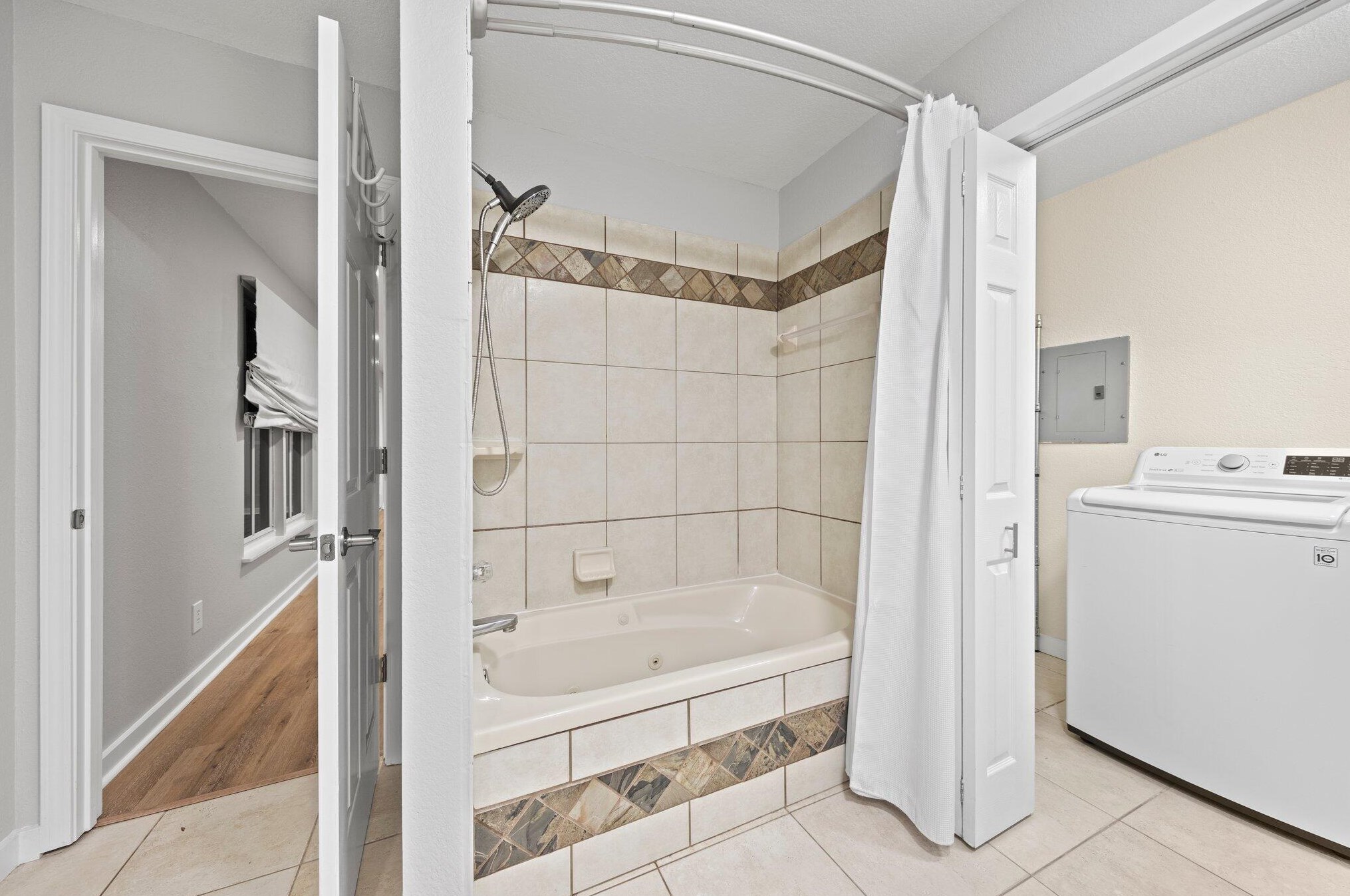 24 Bay Dr, Fort Walton Beach FL  32548-5166 exterior