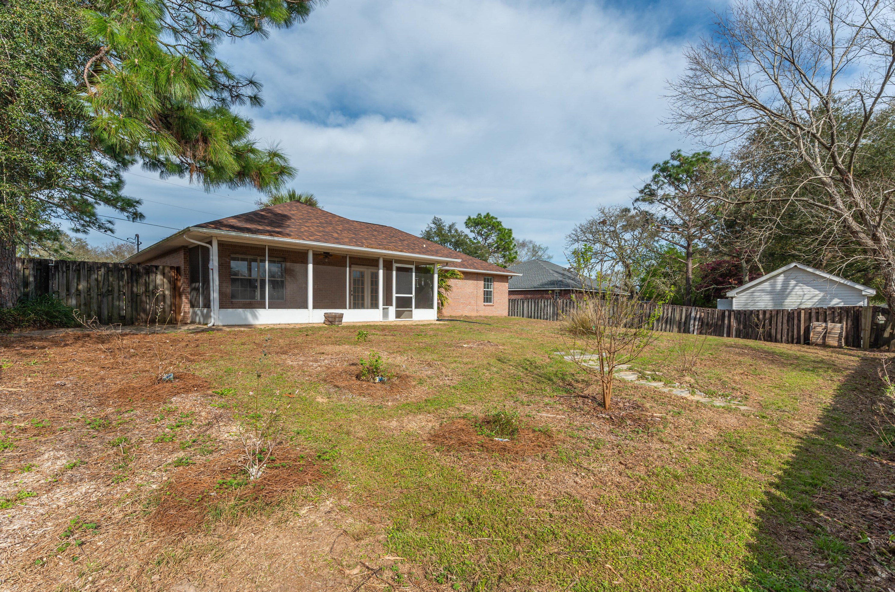 396 Riverchase Blvd, Crestview FL  32536-4297 exterior