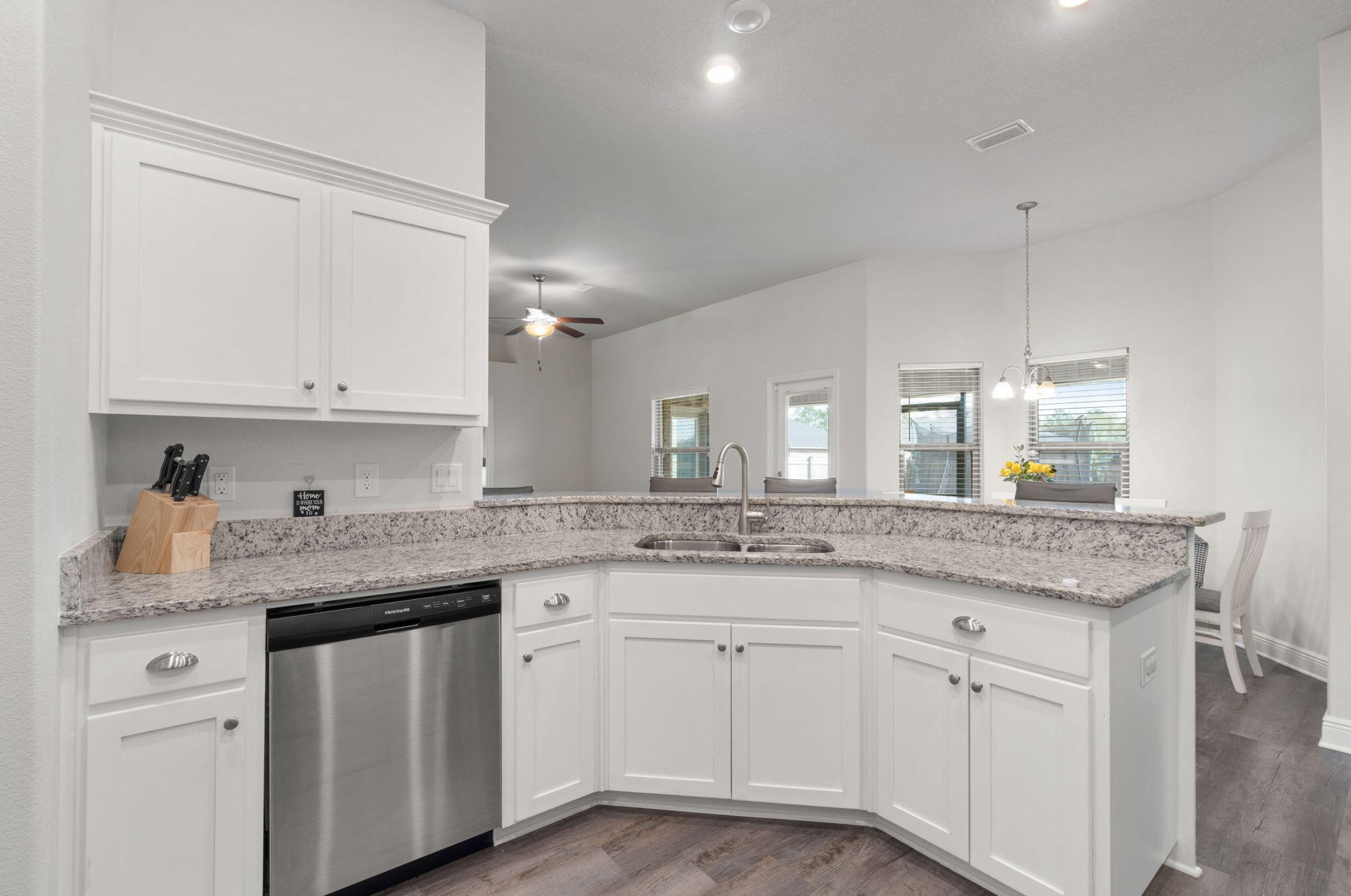 5779 Dogwood Dr, Crestview FL  32539-8402 exterior