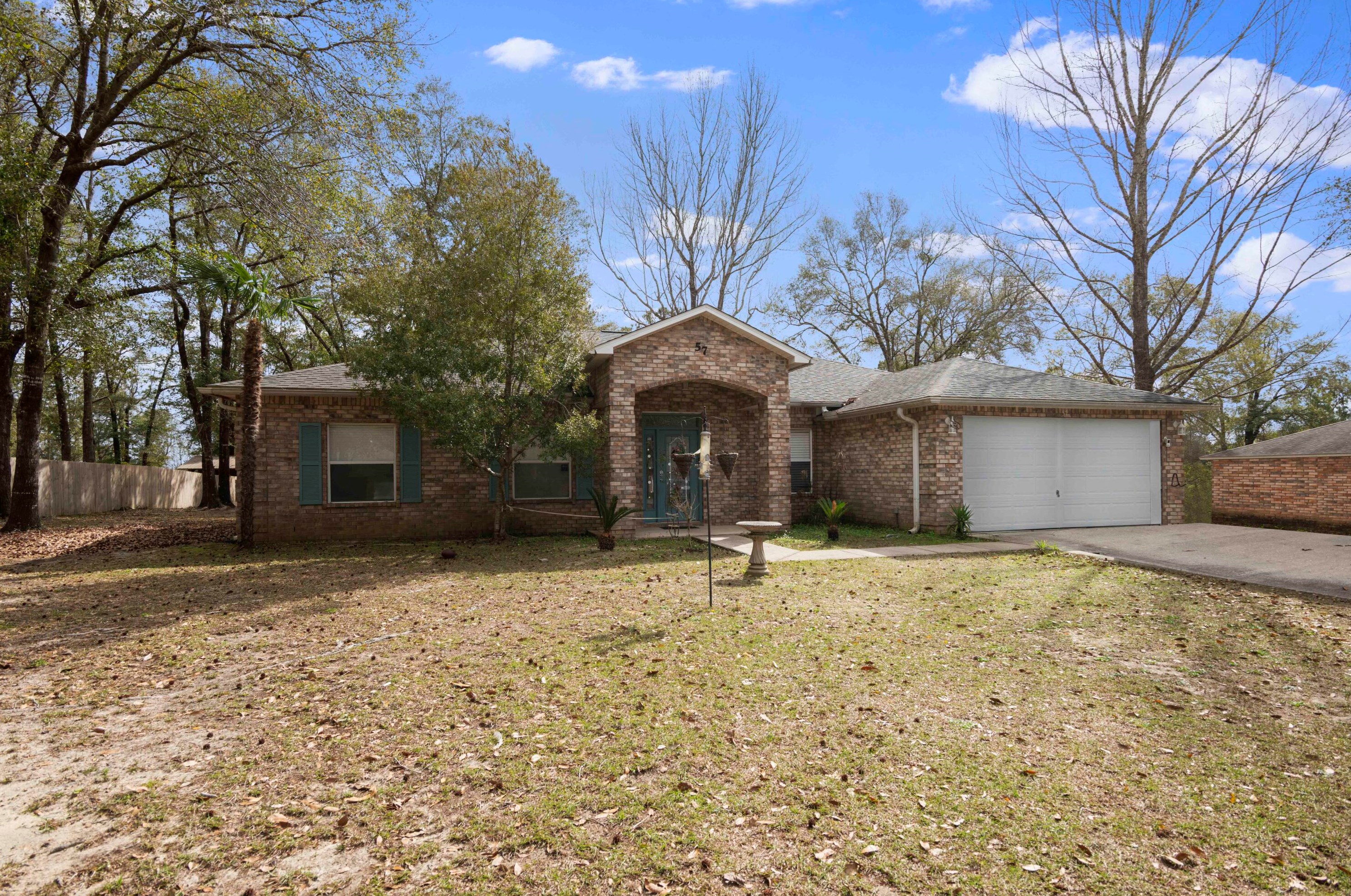 57 Pleasant Dr, Defuniak Springs, FL 32435-8696