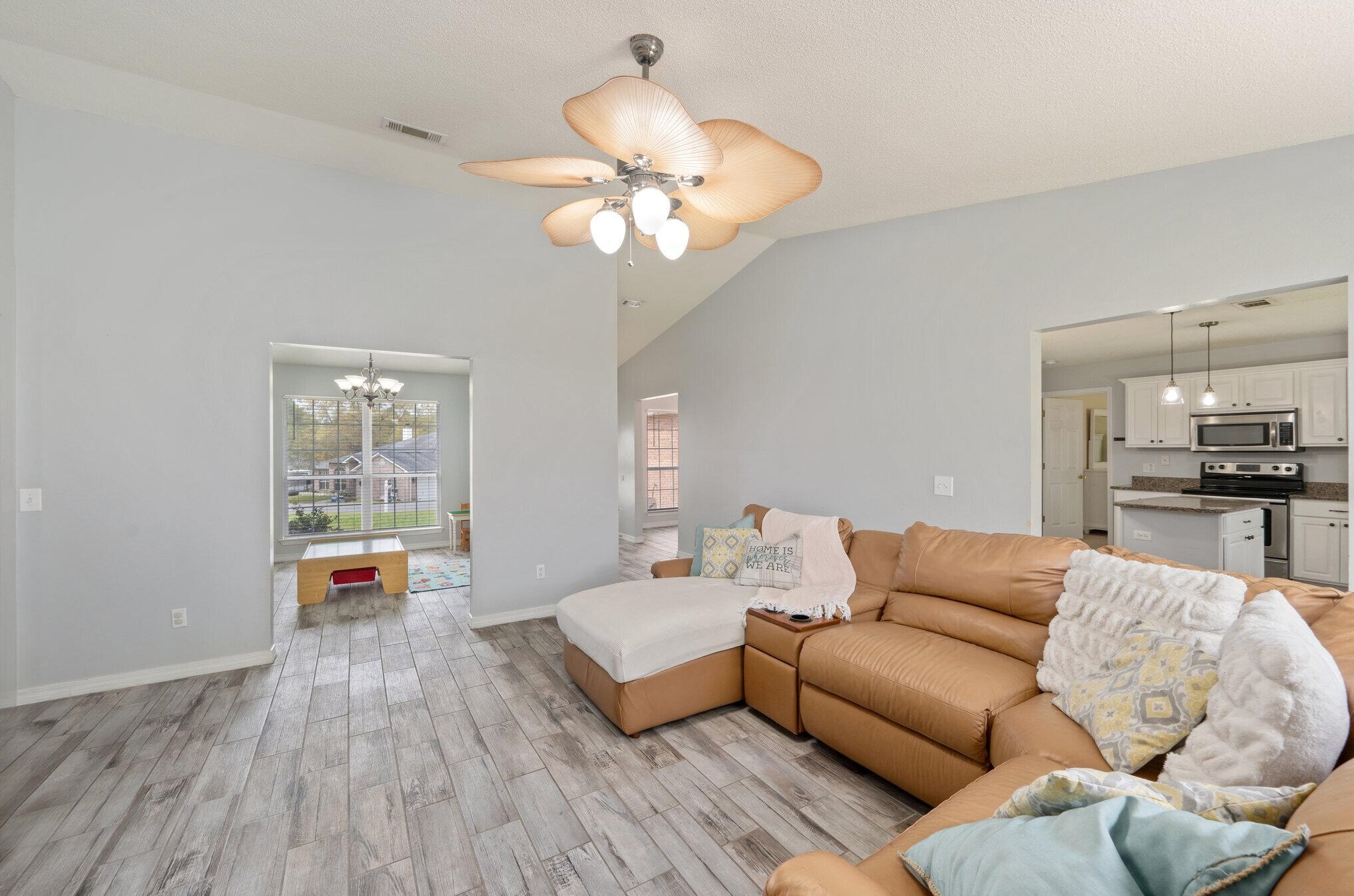 1246 Northview Dr, Crestview FL  32536-2211 exterior