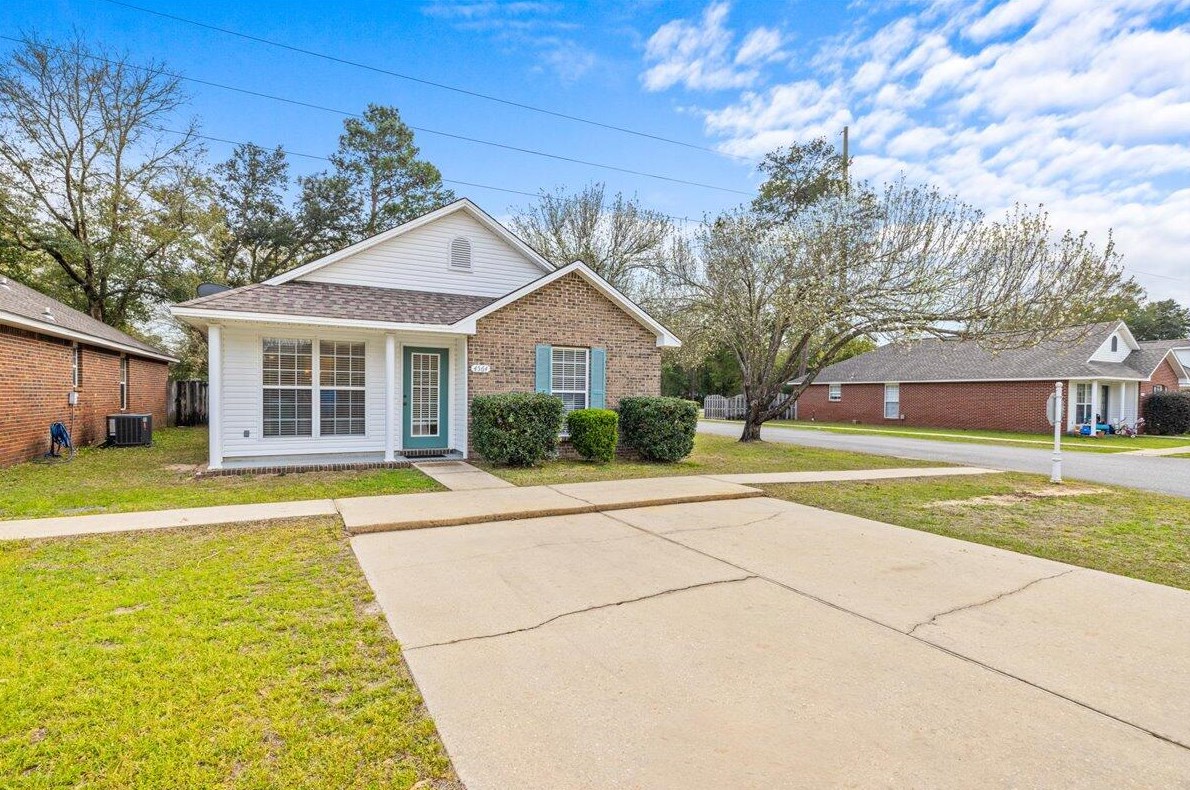4564 Barrington Ln, Niceville, FL 32578-8792