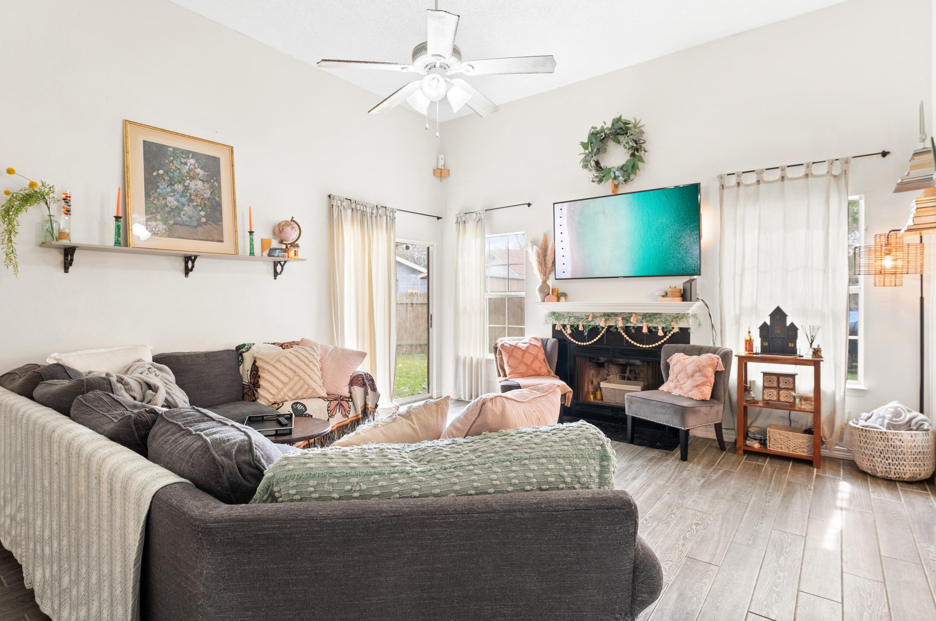220 Woodland Park Cir, Mary Esther FL  32569-1569 exterior