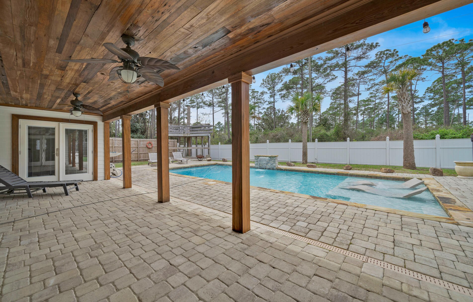 209 Santa Barbara Ave, Santa Rosa Beach FL  32459-4023 exterior