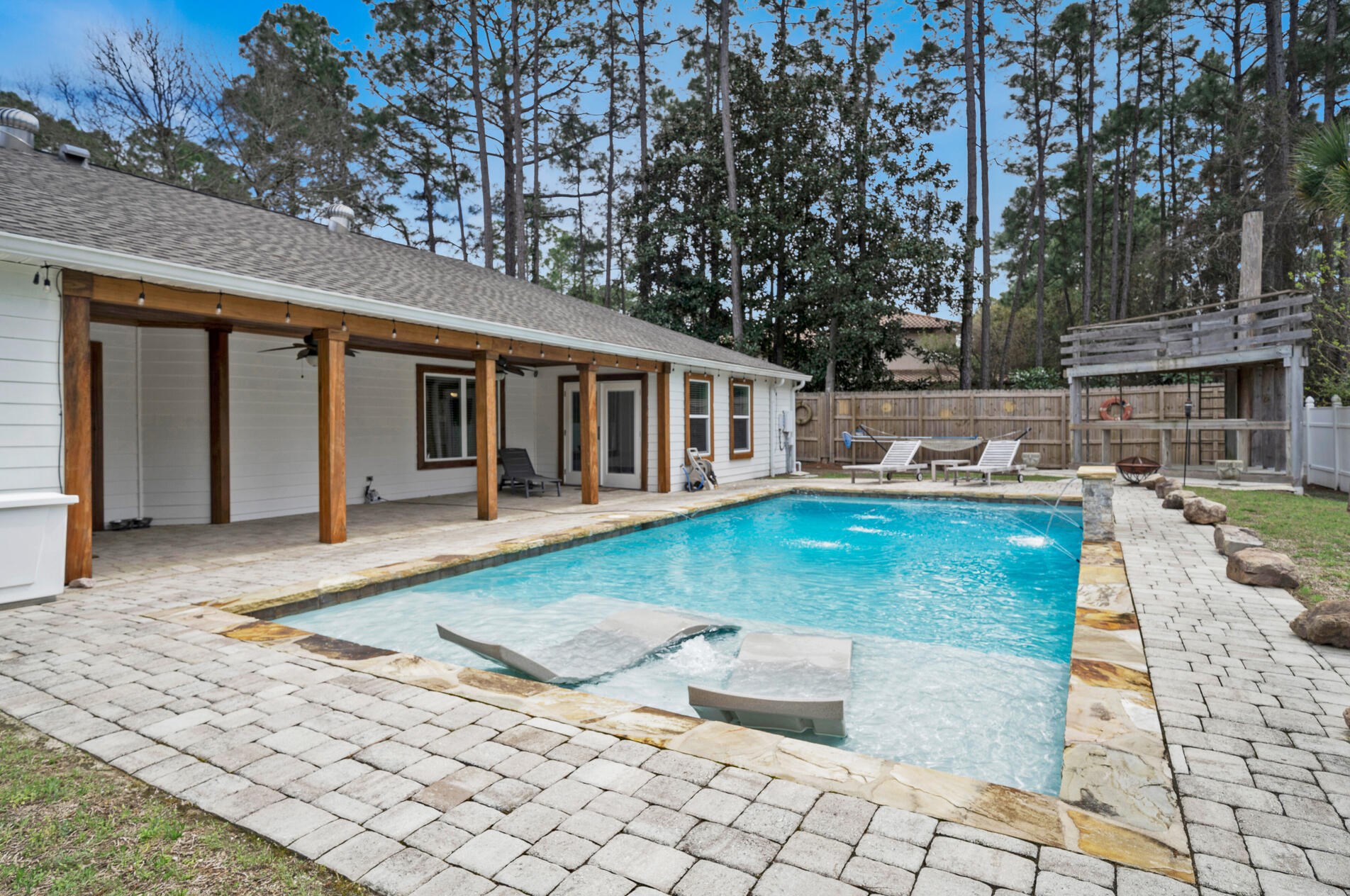 209 Santa Barbara Ave, Santa Rosa Beach FL  32459-4023 exterior