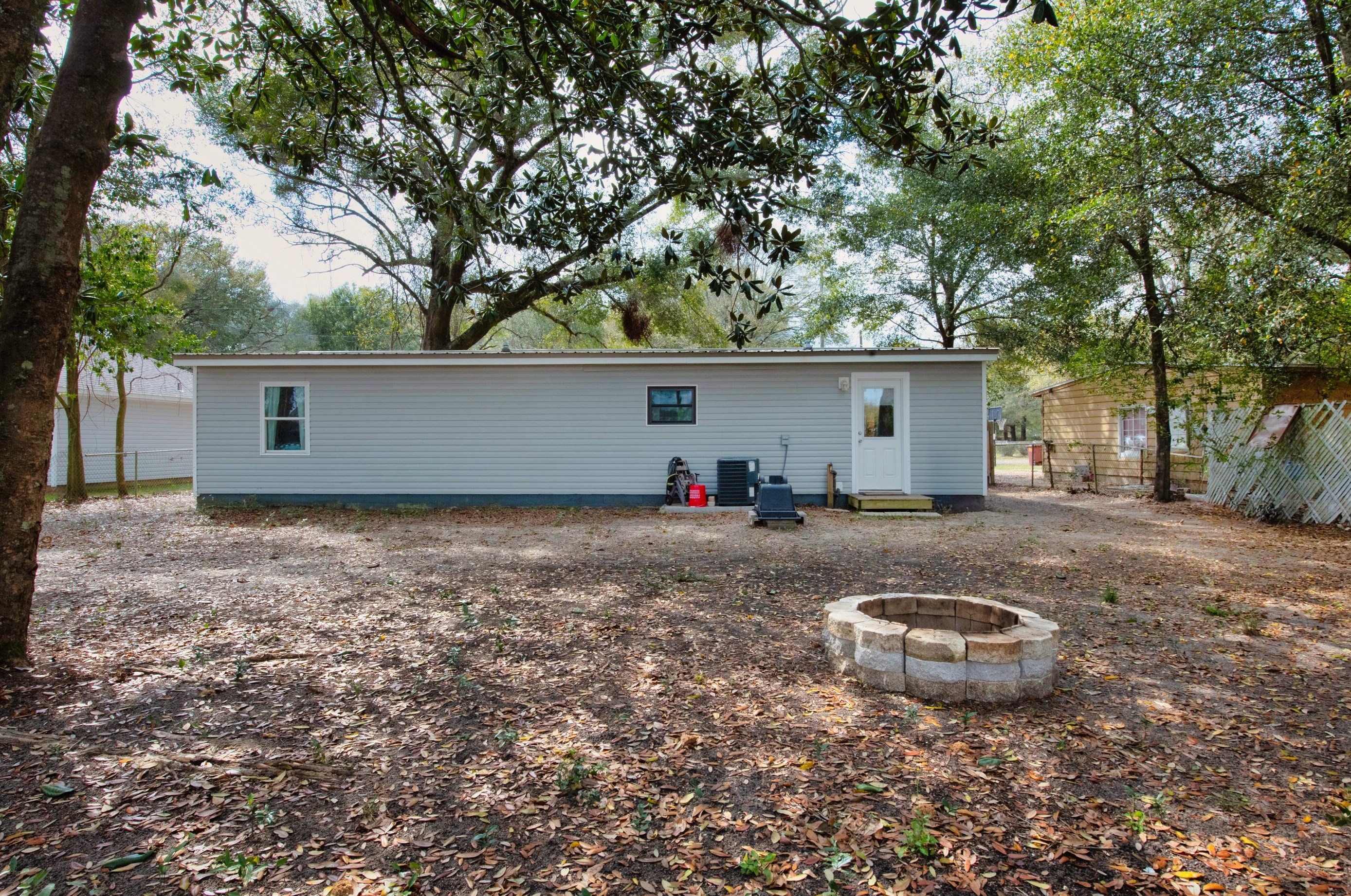 6098 Syrcle Ave, Milton FL  32570-3433 exterior