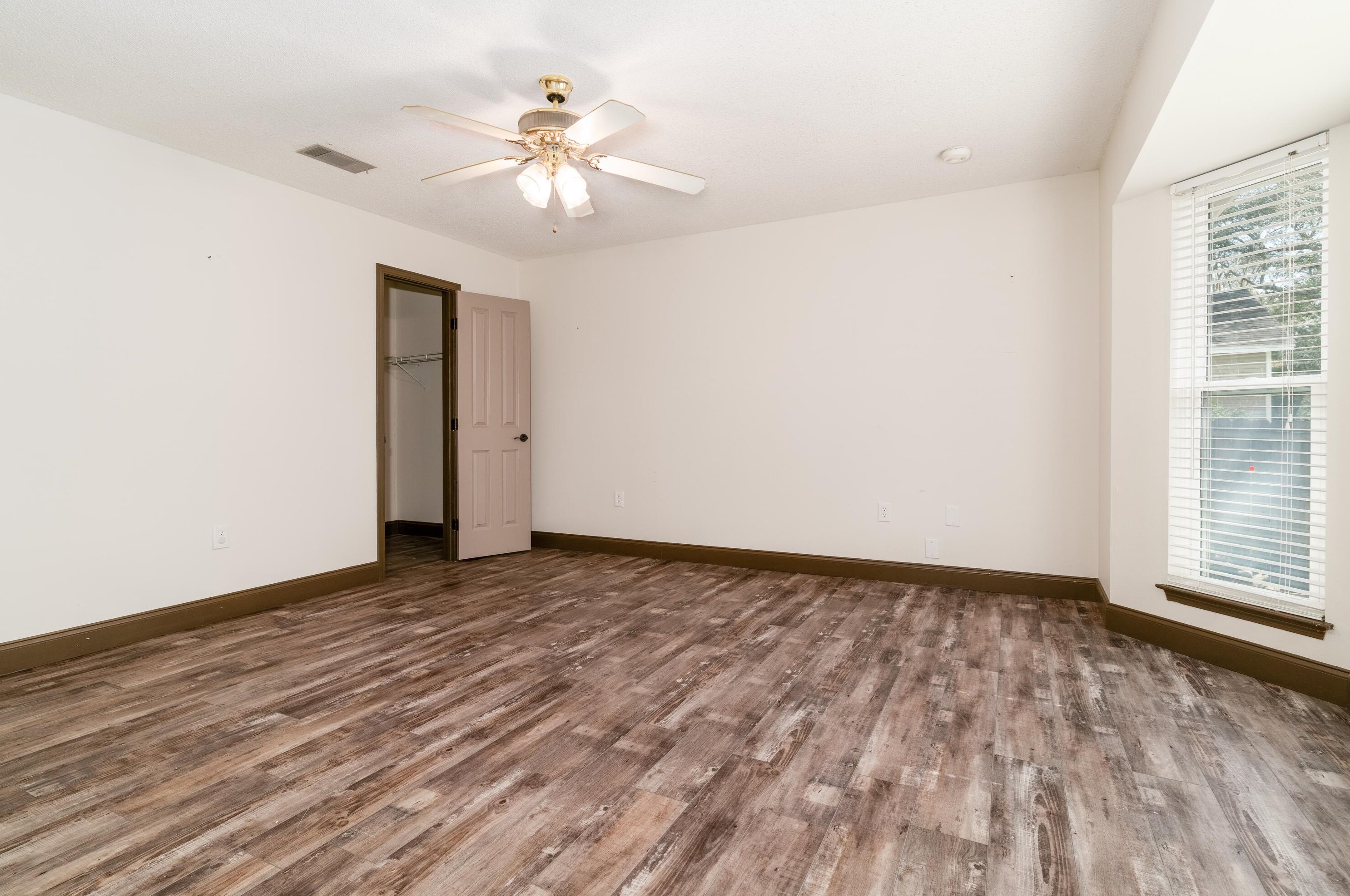 944 Ridgewood Way, Niceville FL  32578-4207 exterior