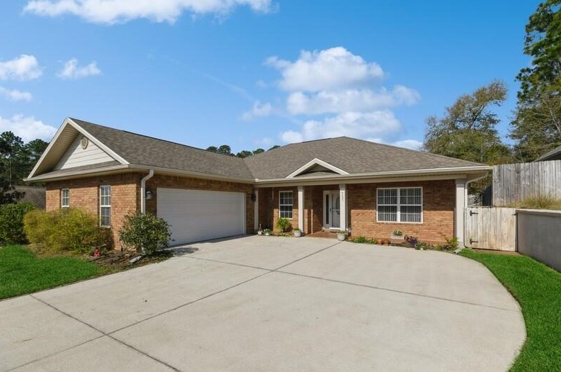 4647 Hermosa Rd, Crestview, FL 32539