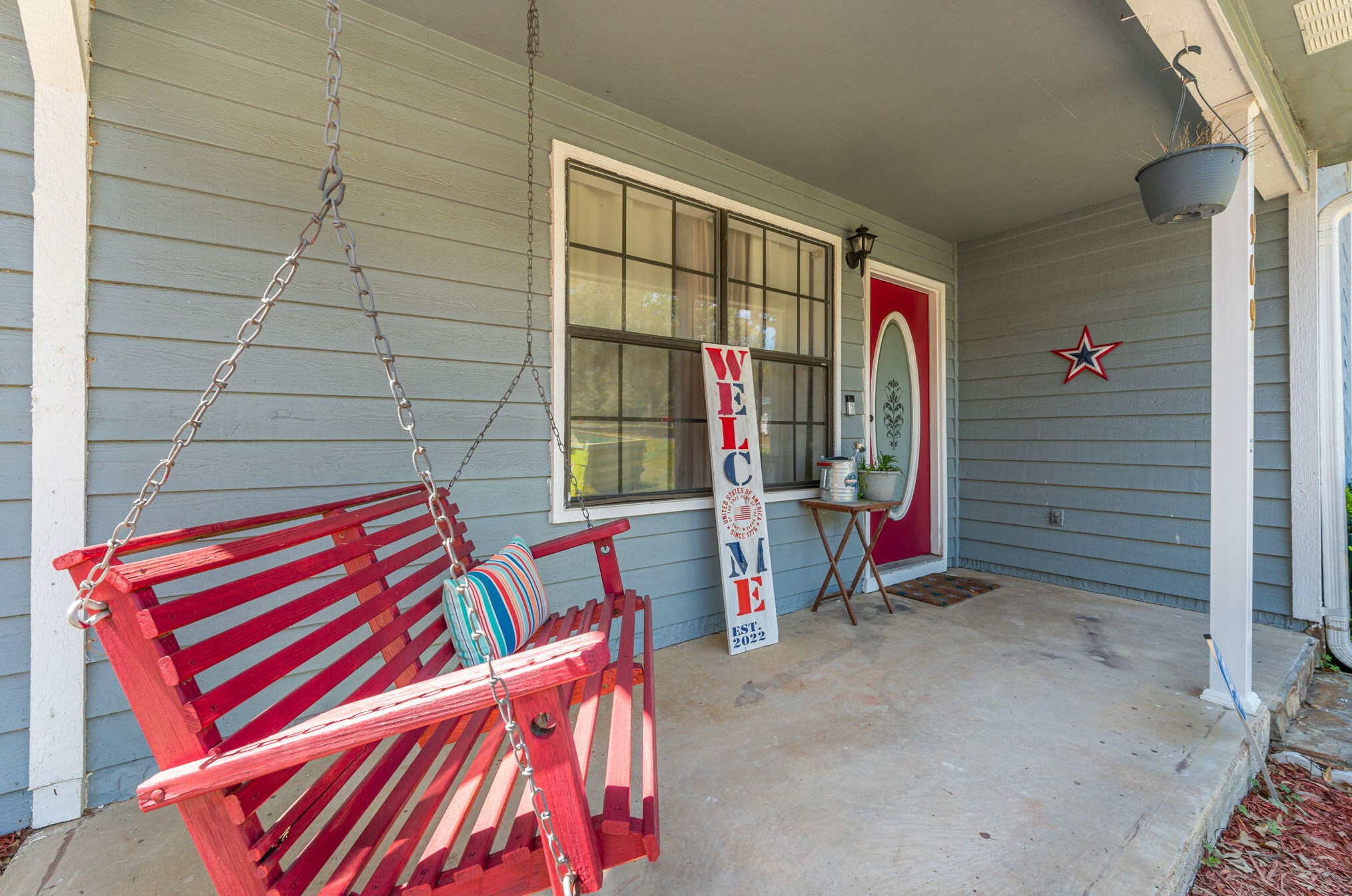 969 Dixie St, Crestview FL  32536-2019 exterior