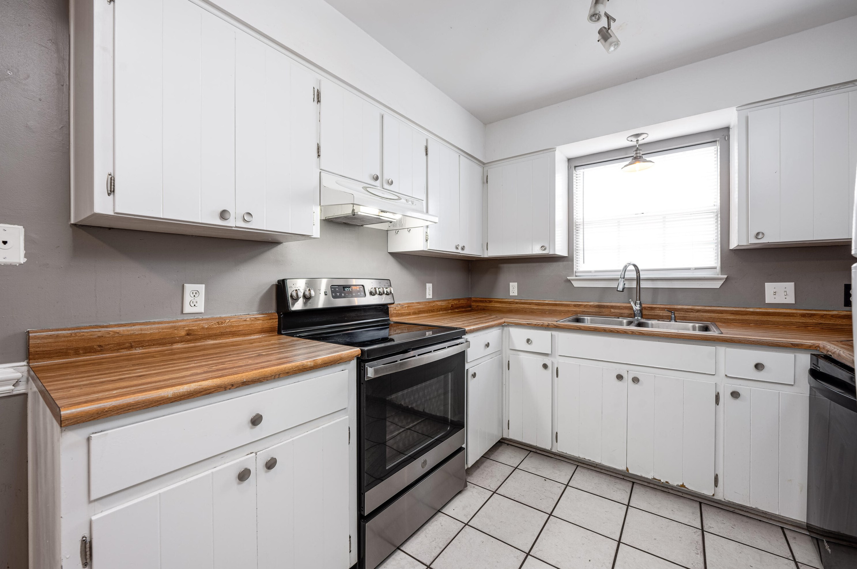 621 Lloyd St, Fort Walton Beach FL 32547-7121 exterior