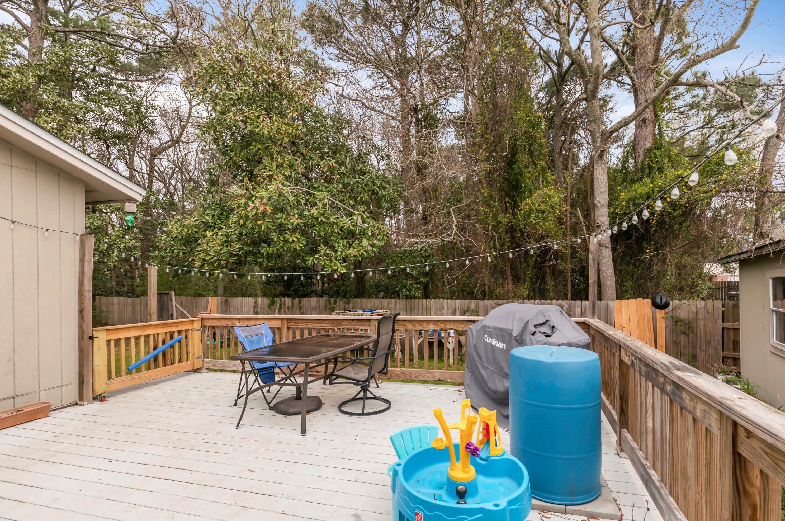 231 Seville Cir, Mary Esther FL  32569-1472 exterior