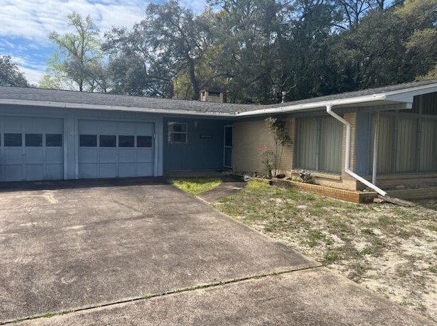 320 Lake Dr, Fort Walton Beach, FL 32548-4106