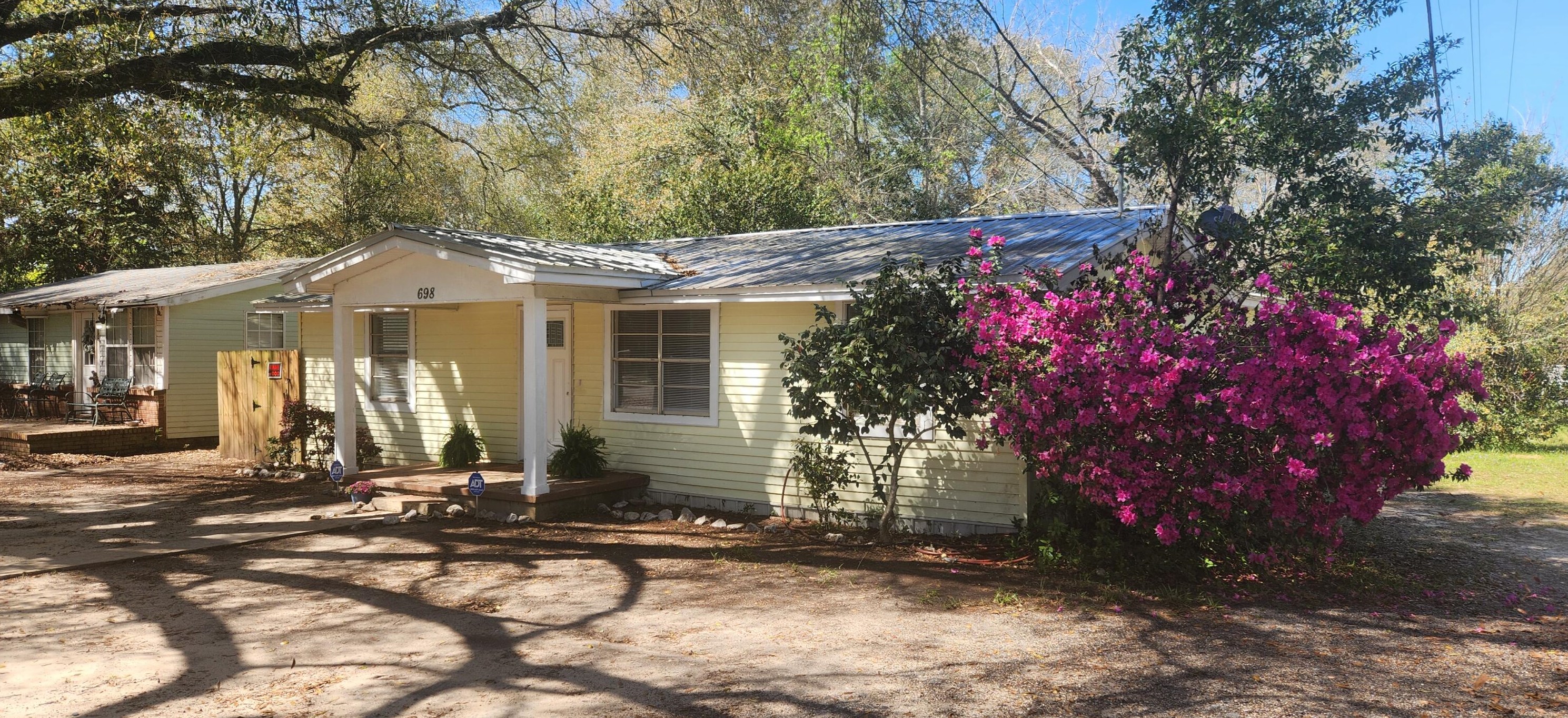 698 Lee Ave, Crestview, FL 32539