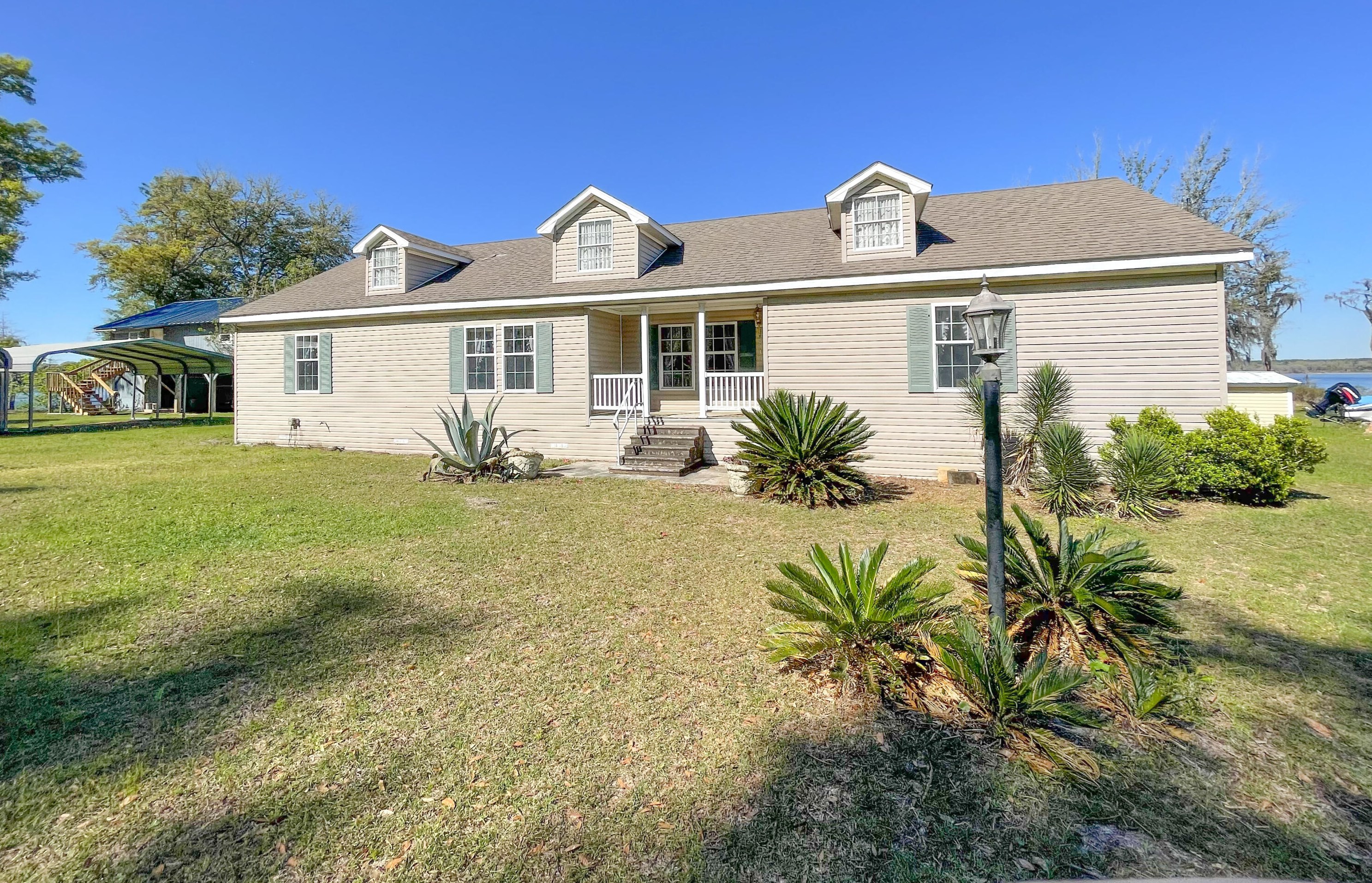 4005 Stillwater Dr, Sunny Hills, FL 32428
