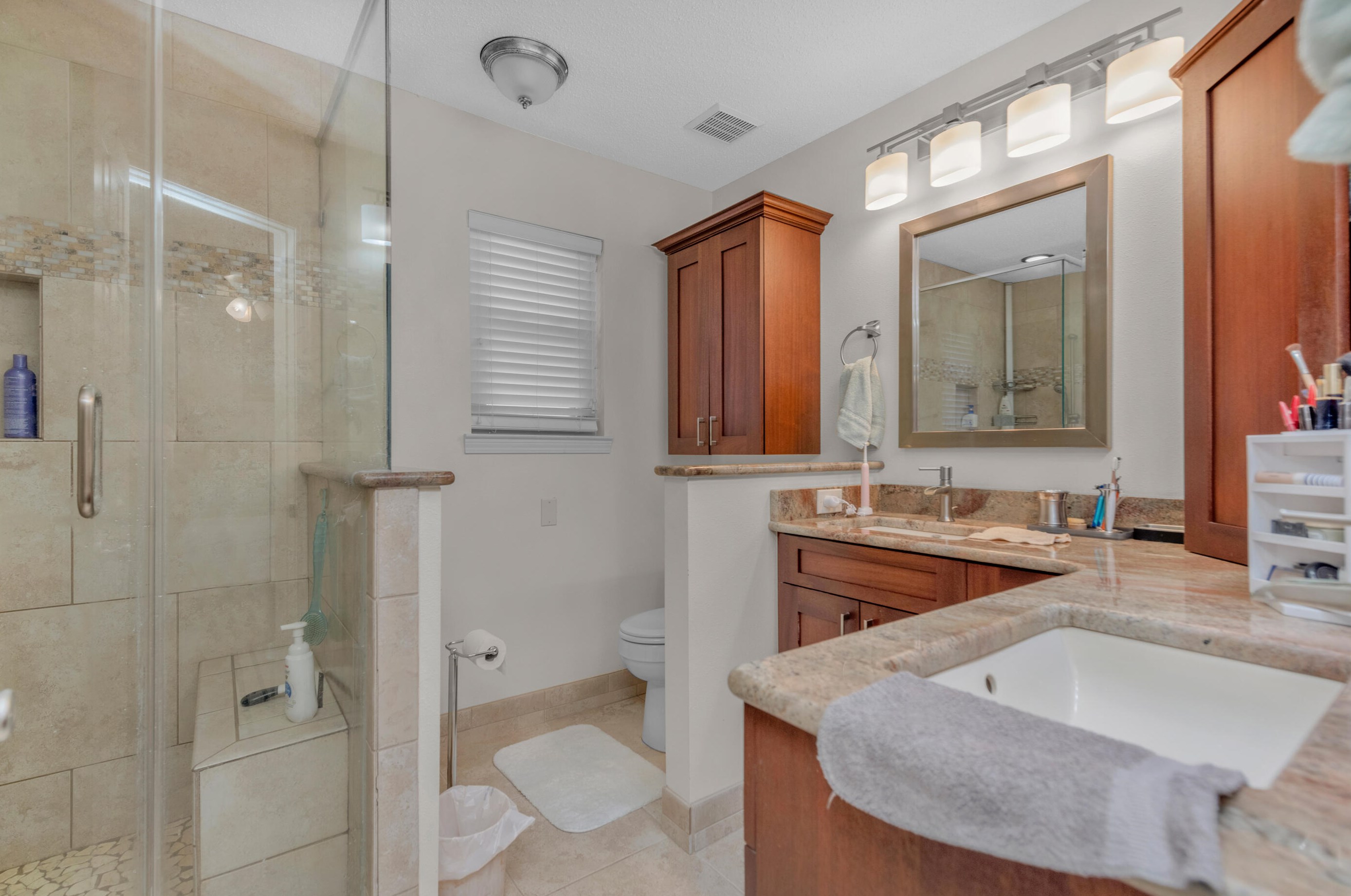 2 Shamrock Dr, Mary Esther FL  32569-1869 exterior