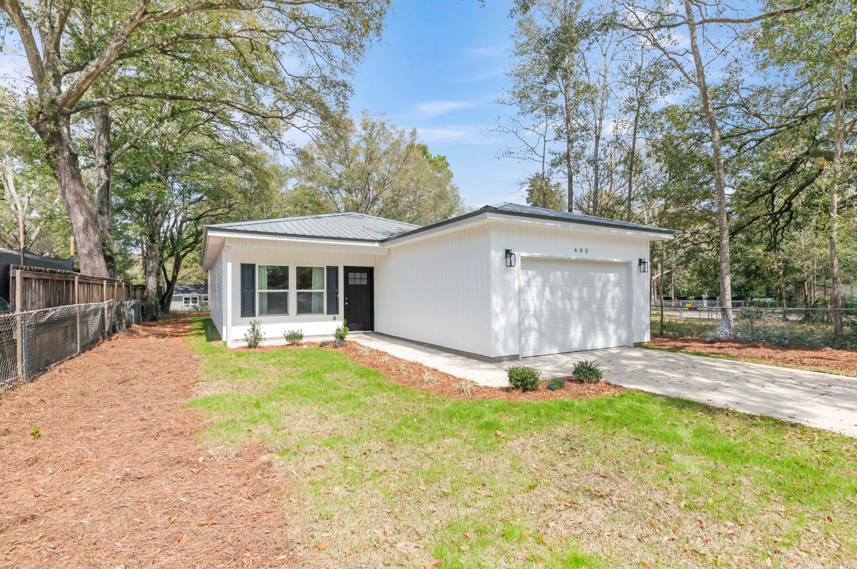680 Brock Ave, Crestview, FL 32539-4653