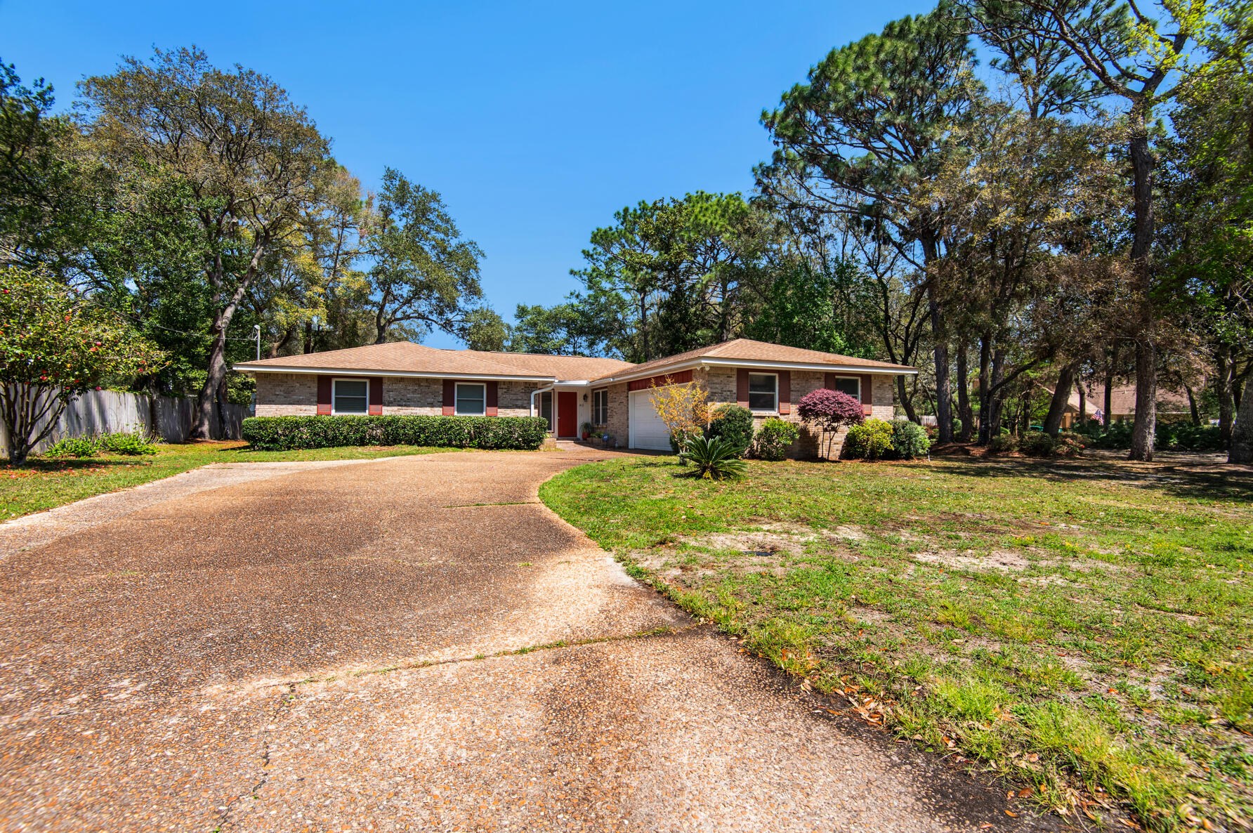 82 Poquito Rd, Shalimar, FL 32579
