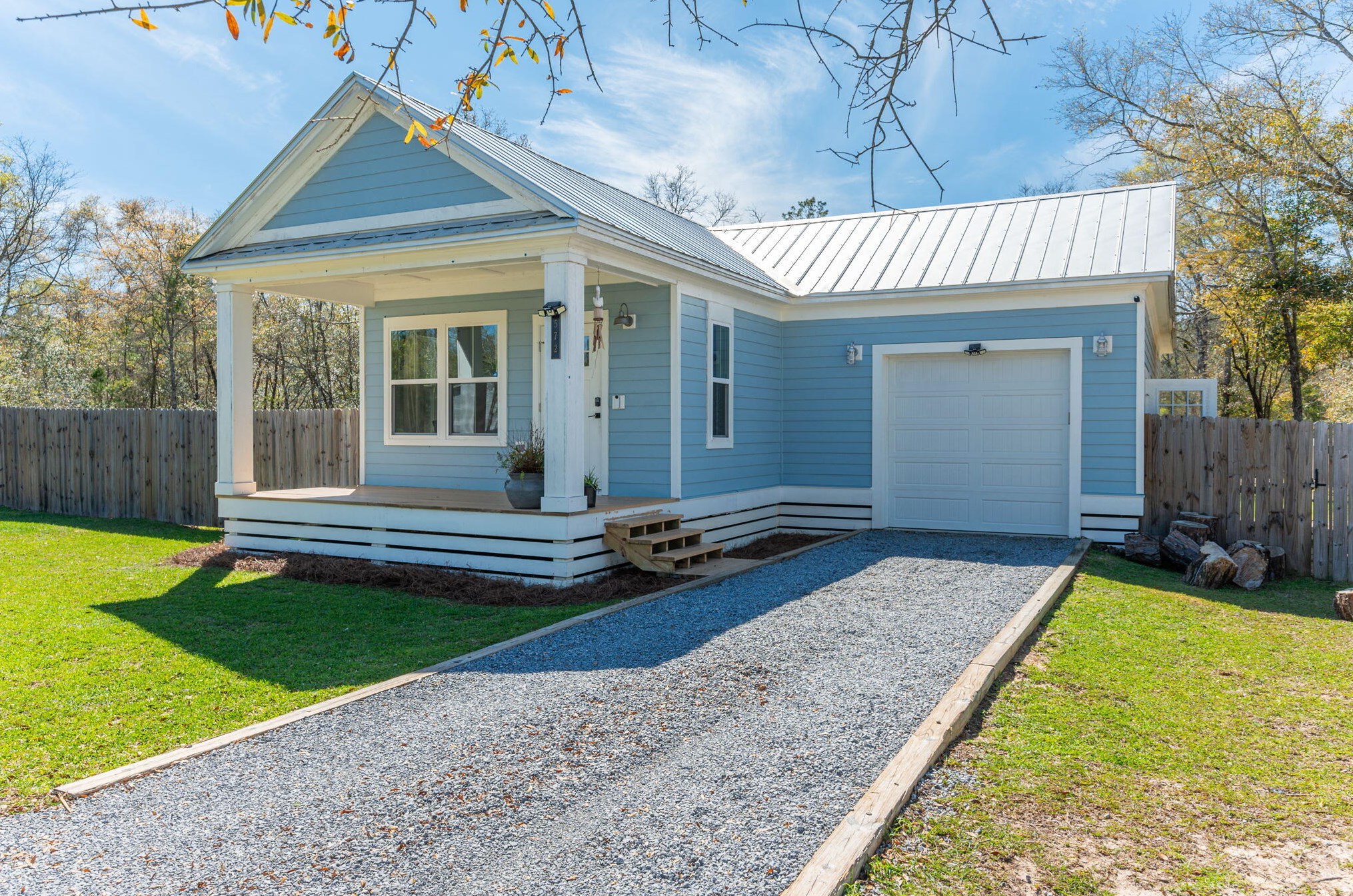 572 E Picasso Circle E, Defuniak Springs, FL 32433