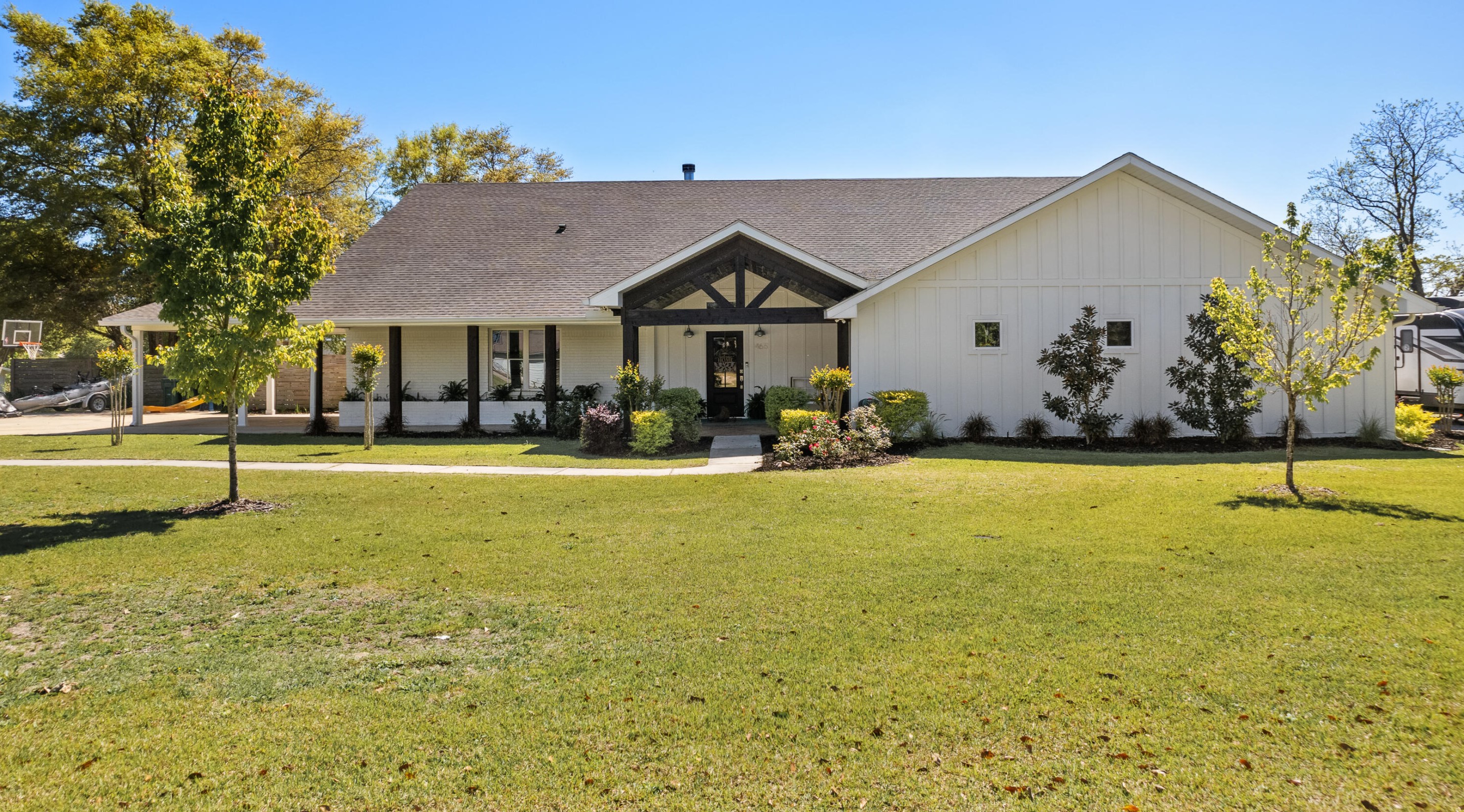 465 Lakeview Dr, Defuniak Springs, FL 32433