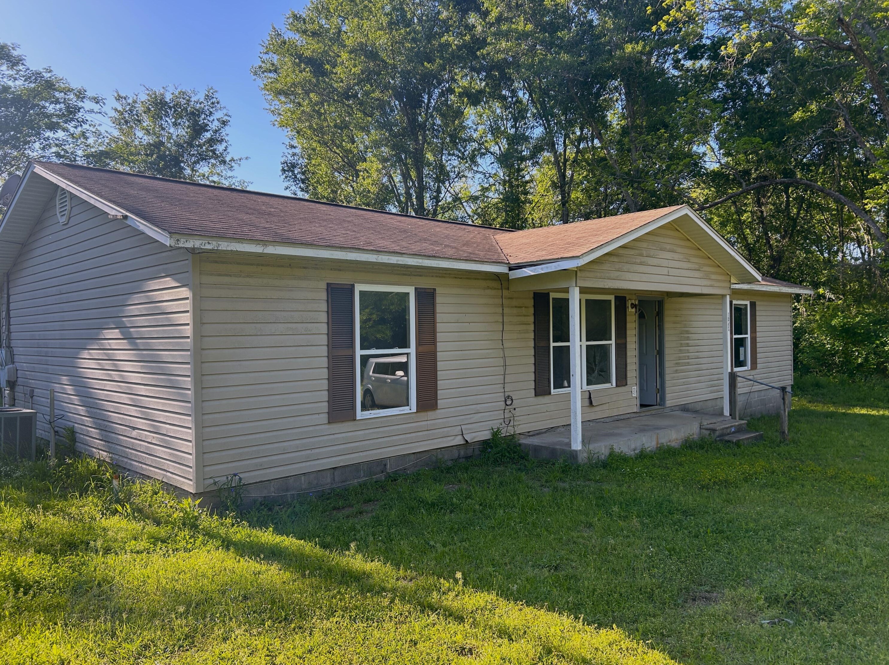 1074 Tindell St, Caryville, FL 32425-3528