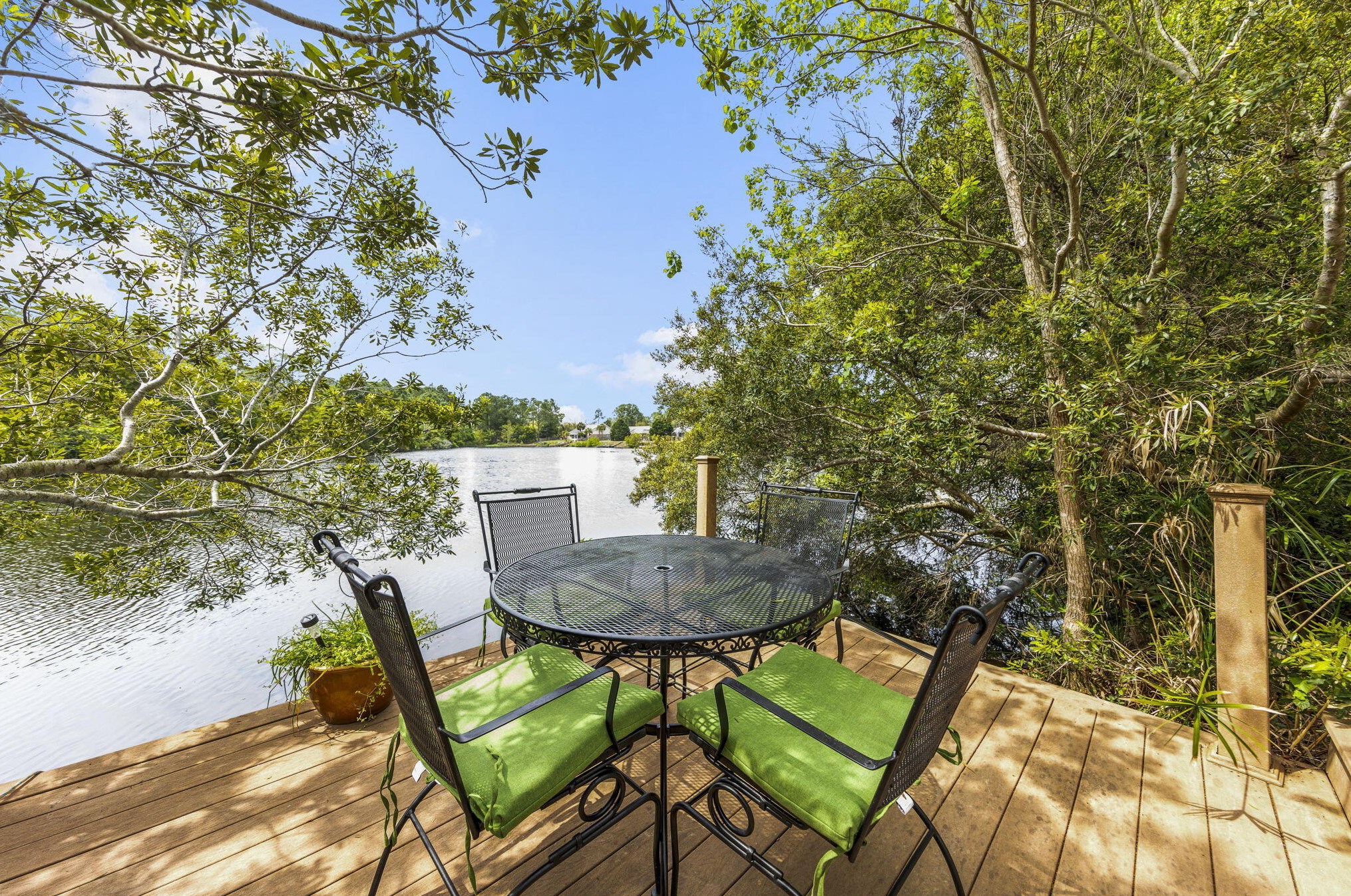 999 Fay Dr, Mary Esther, FL 32569
