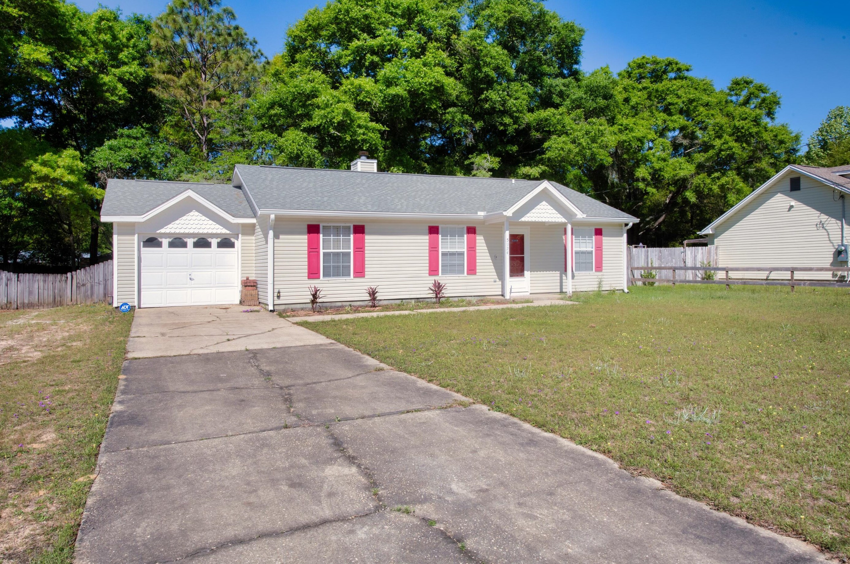 5924 Meadow Ln, Crestview, FL 32539-9125
