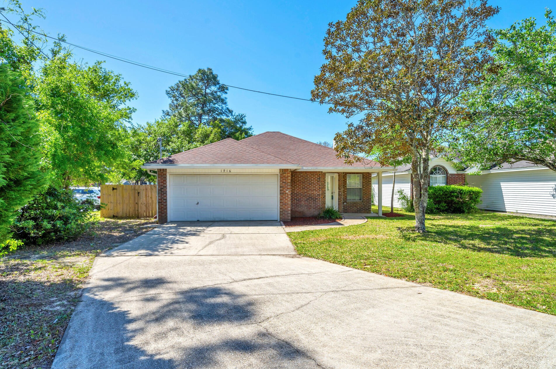 1916 Summer Hills Ln, Fort Walton Beach, FL 32547