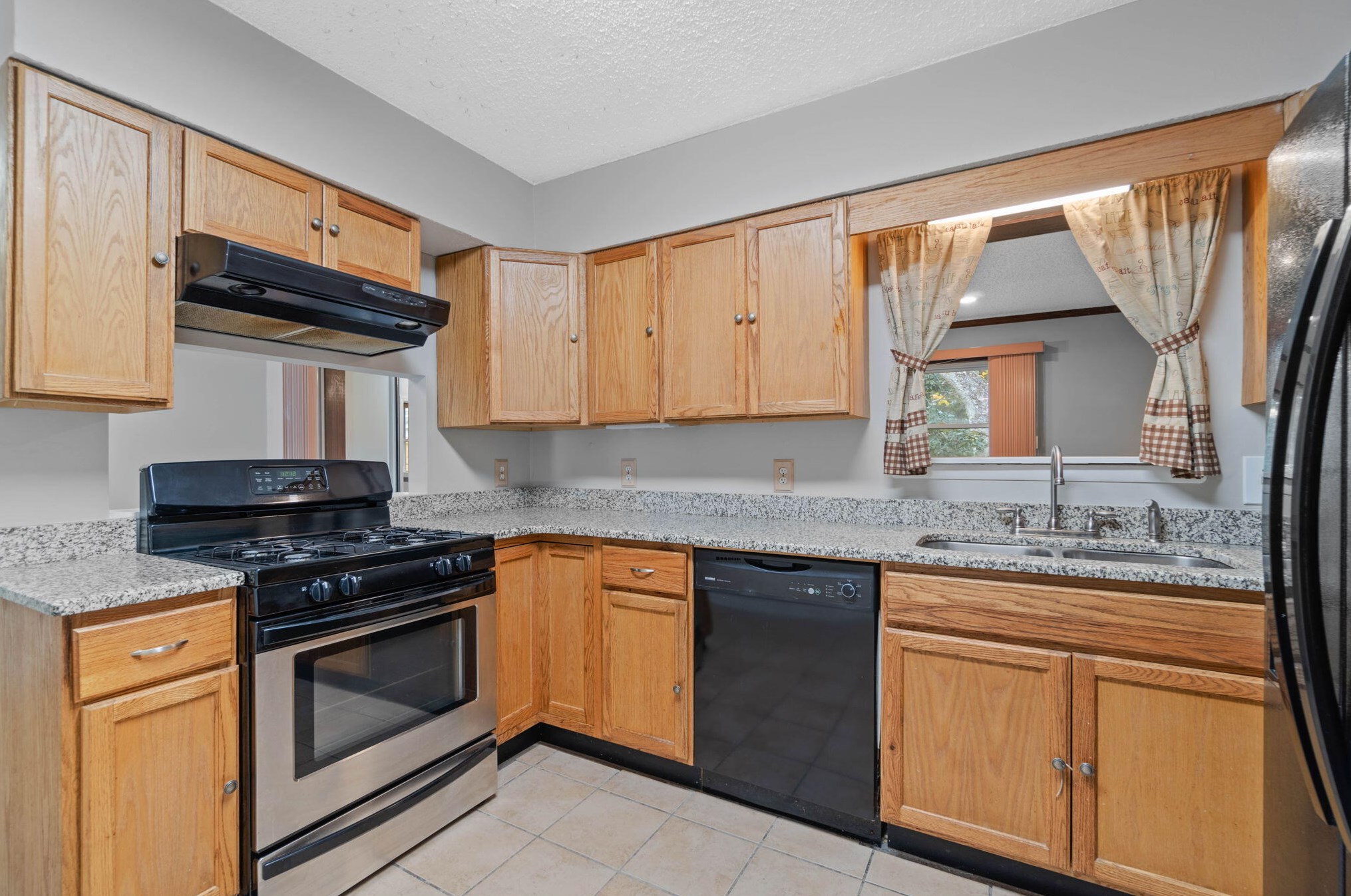 212 Squirrel Hvn Rd, Mary Esther FL  32569-2253 exterior