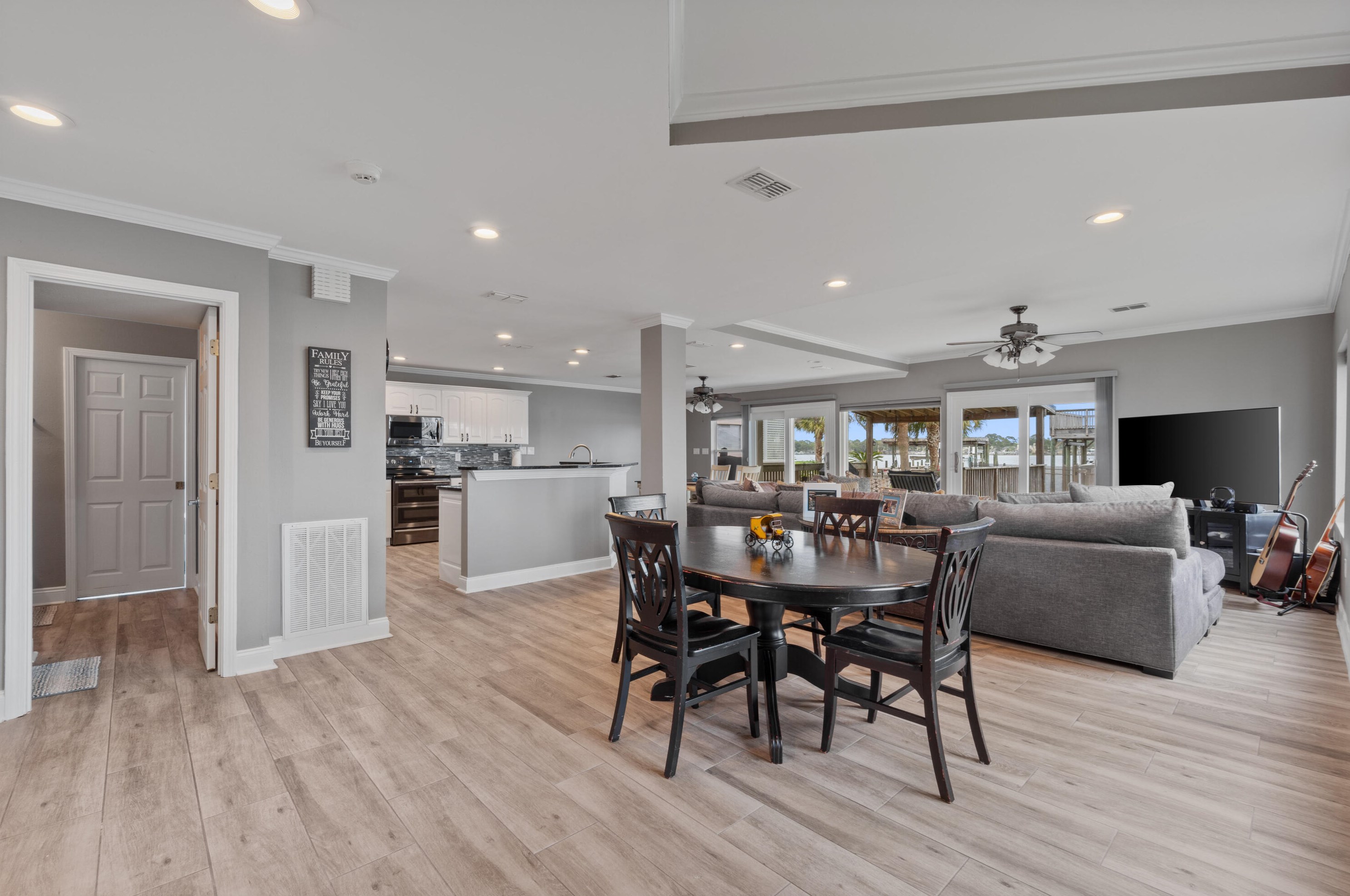 907 Lighthouse Rd, Fort Walton Beach FL  32547-3914 exterior