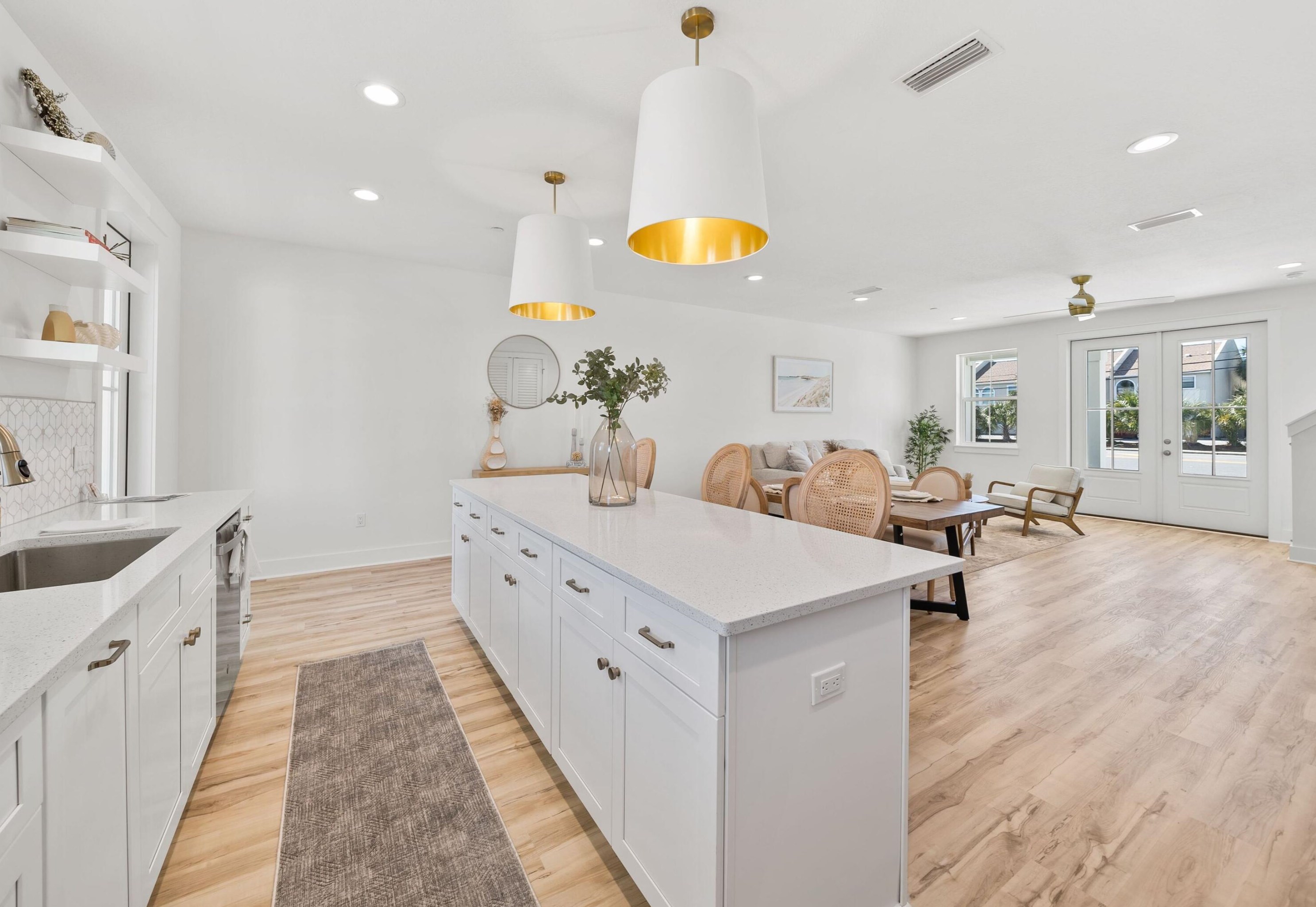 5300 Thomas Dr, Panama City FL 32408-6125 exterior