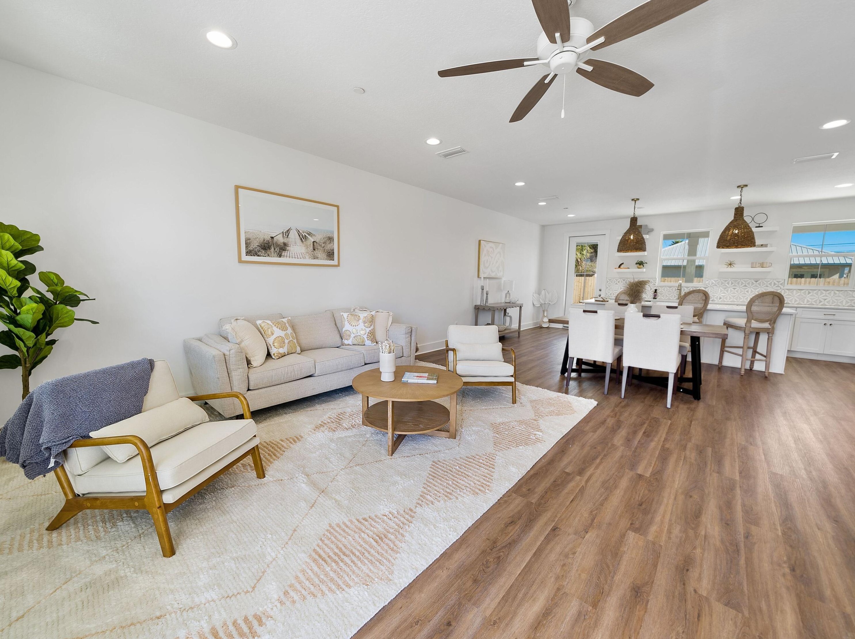 5300 Thomas Dr, Panama City FL 32408-6125 exterior