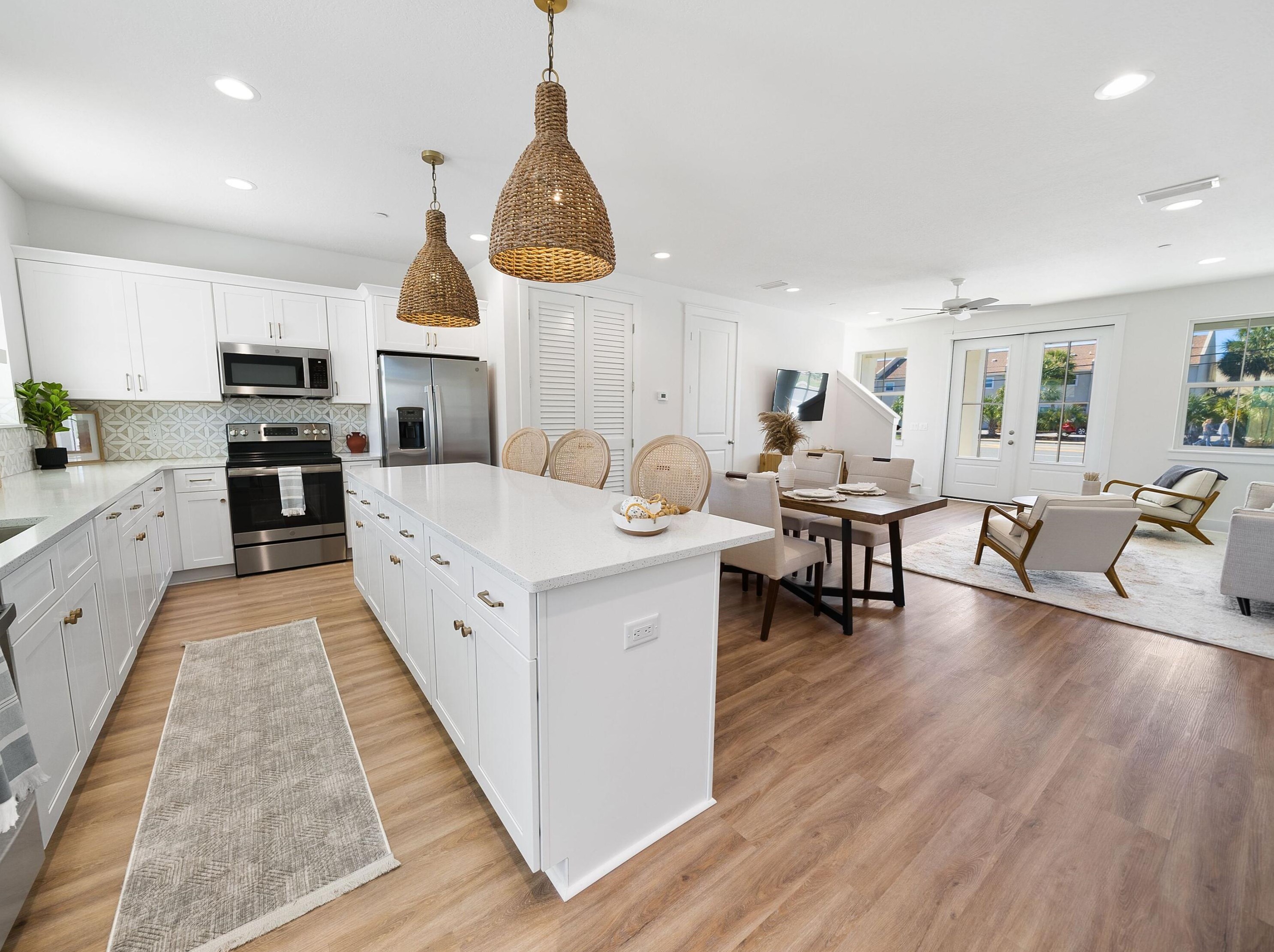 5300 Thomas Dr, Panama City FL 32408-6125 exterior