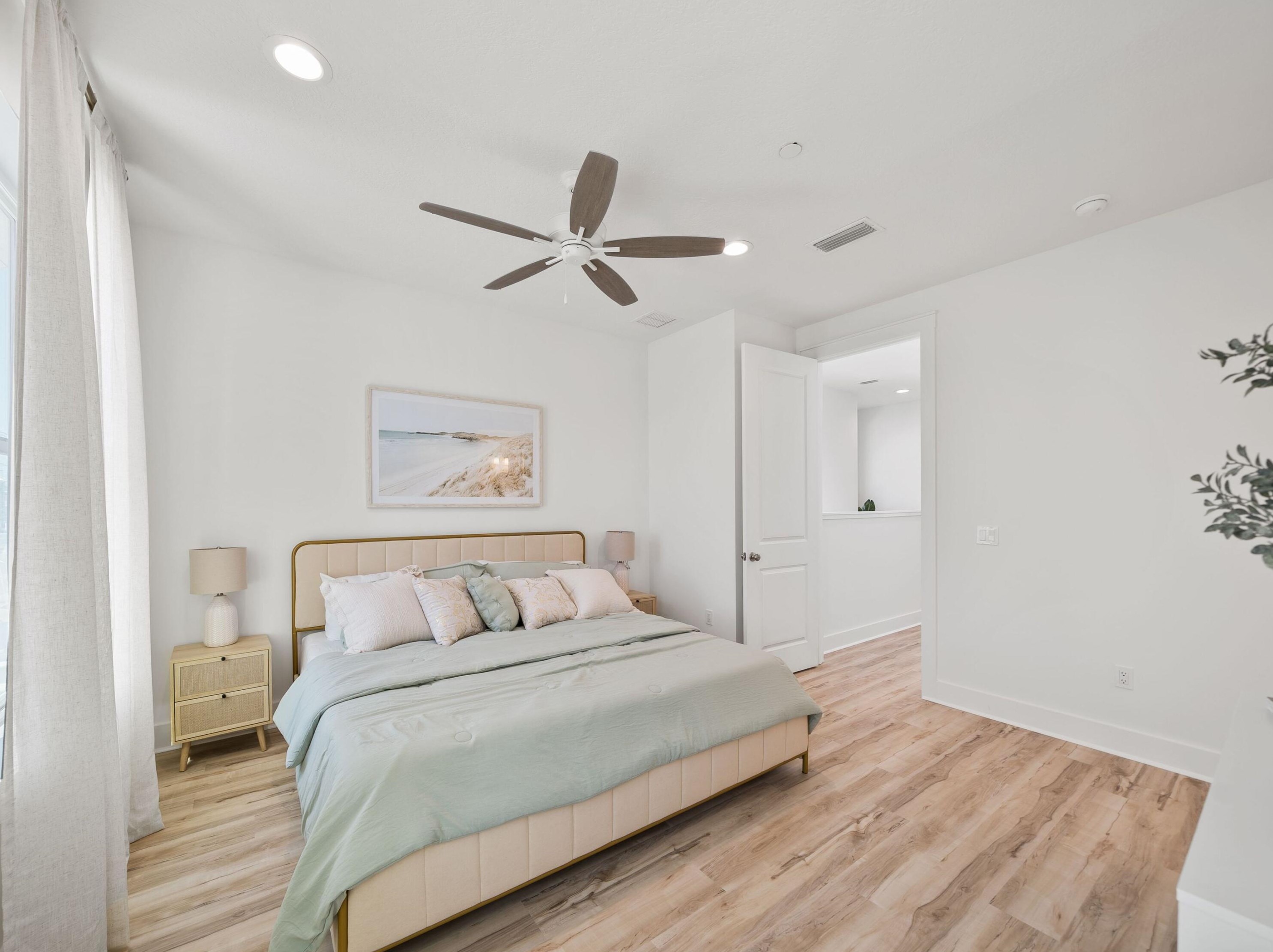 5300 Thomas Dr, Panama City FL 32408-6125 exterior