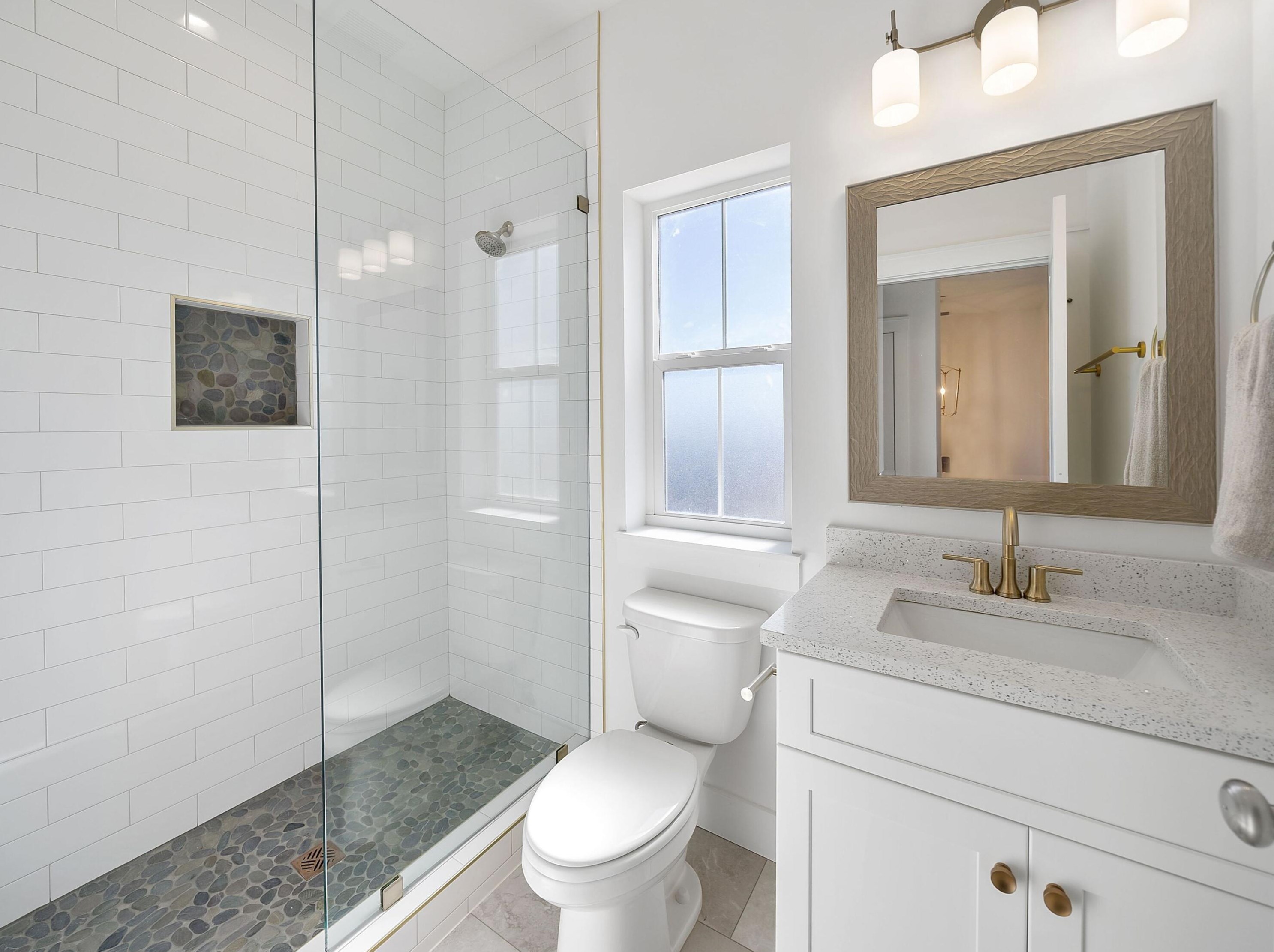 5300 Thomas Dr, Panama City FL 32408-6125 exterior