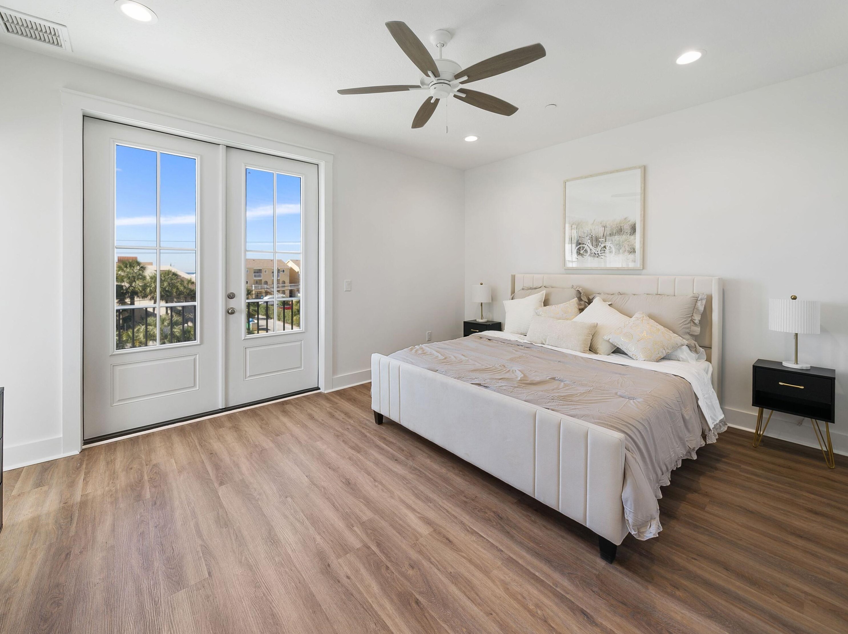 5300 Thomas Dr, Panama City FL 32408-6125 exterior