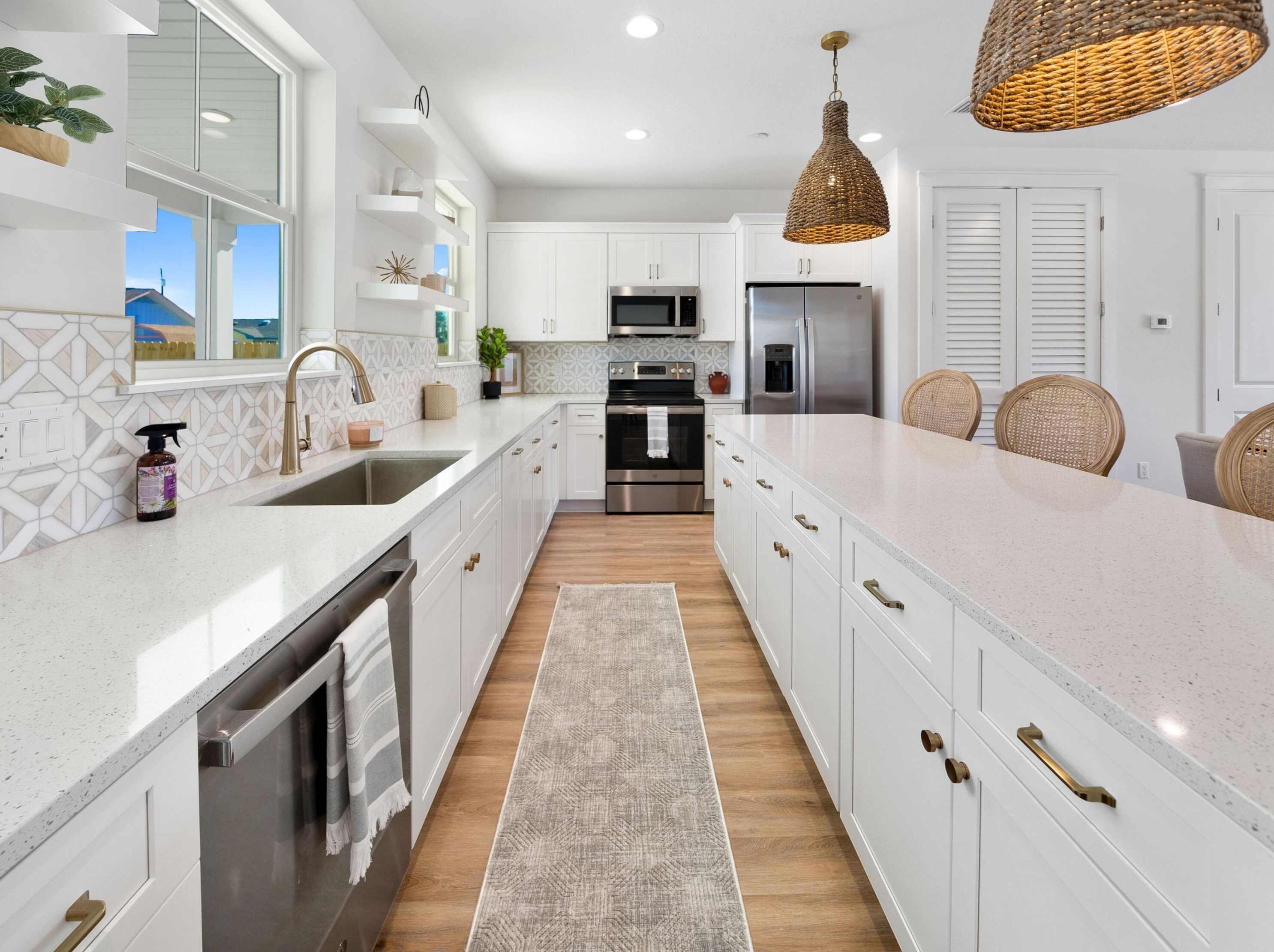 5300 Thomas Dr, Panama City FL 32408-6125 exterior