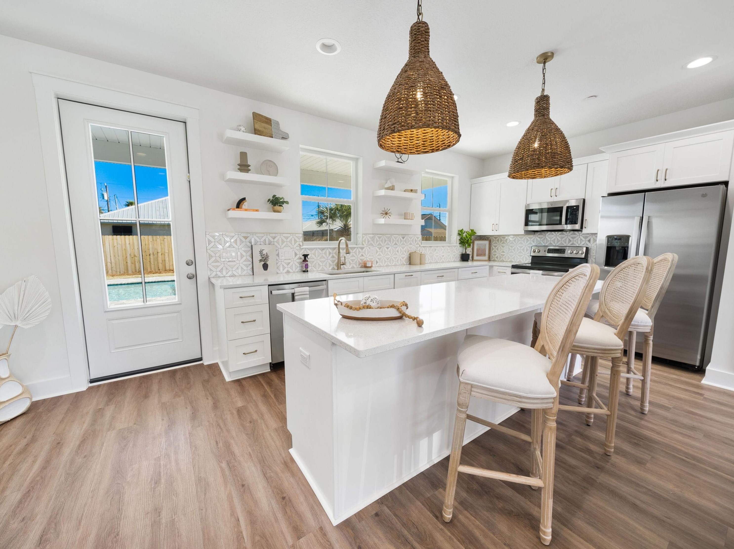 5300 Thomas Dr, Panama City FL 32408-6125 exterior