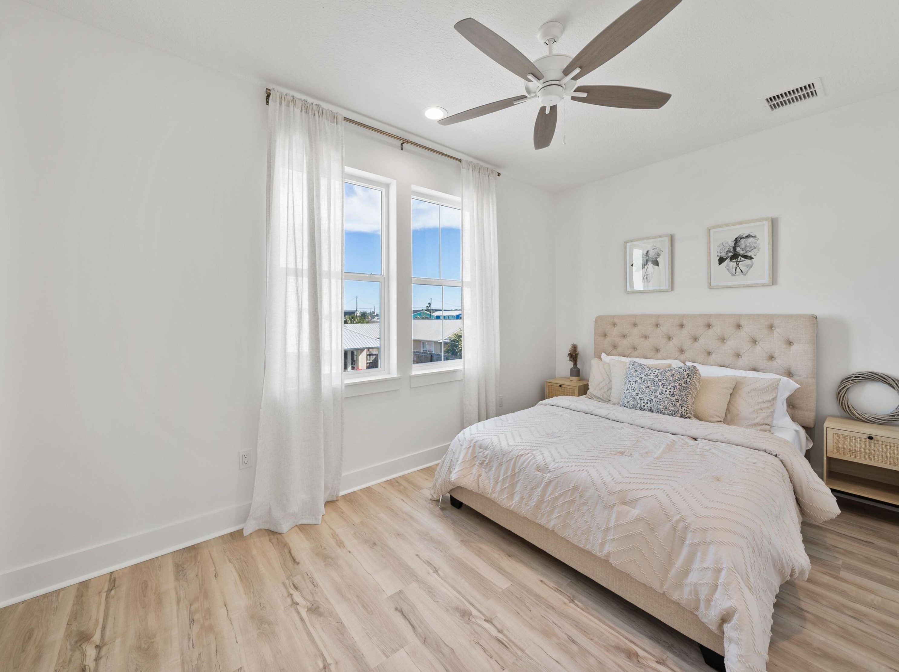 5300 Thomas Dr, Panama City FL 32408-6125 exterior