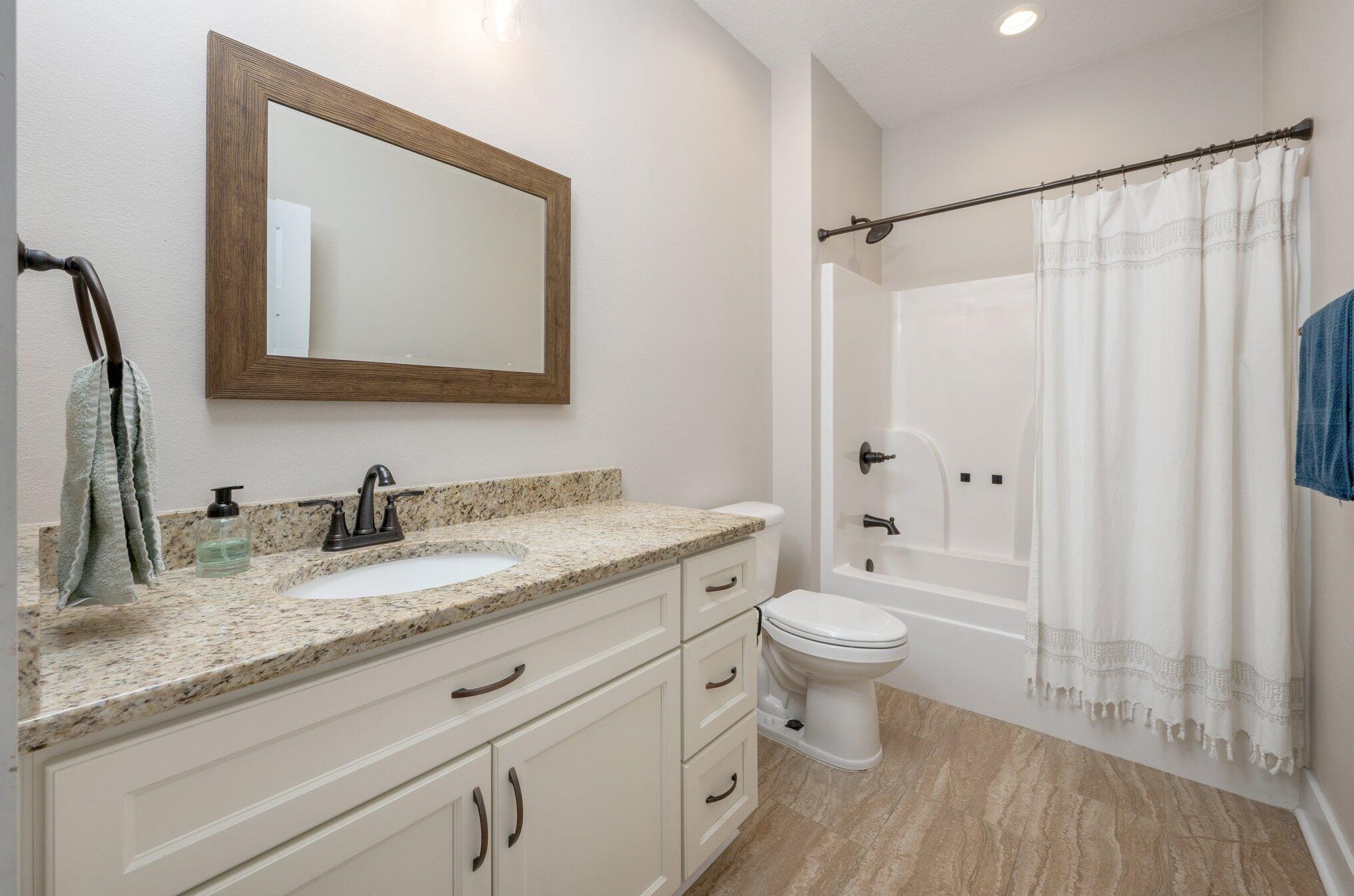 6052 Diamante Dr, Crestview FL  32539-9518 exterior
