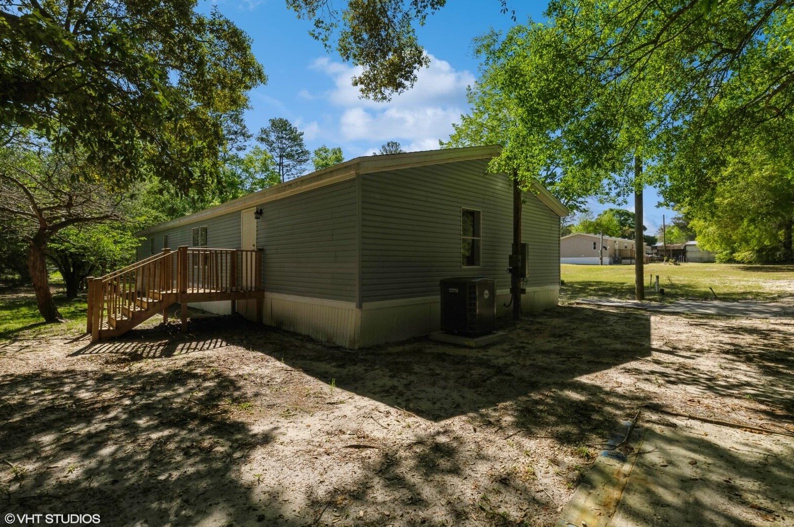 419 Sycamore Dr, Freeport, FL 32439-6673