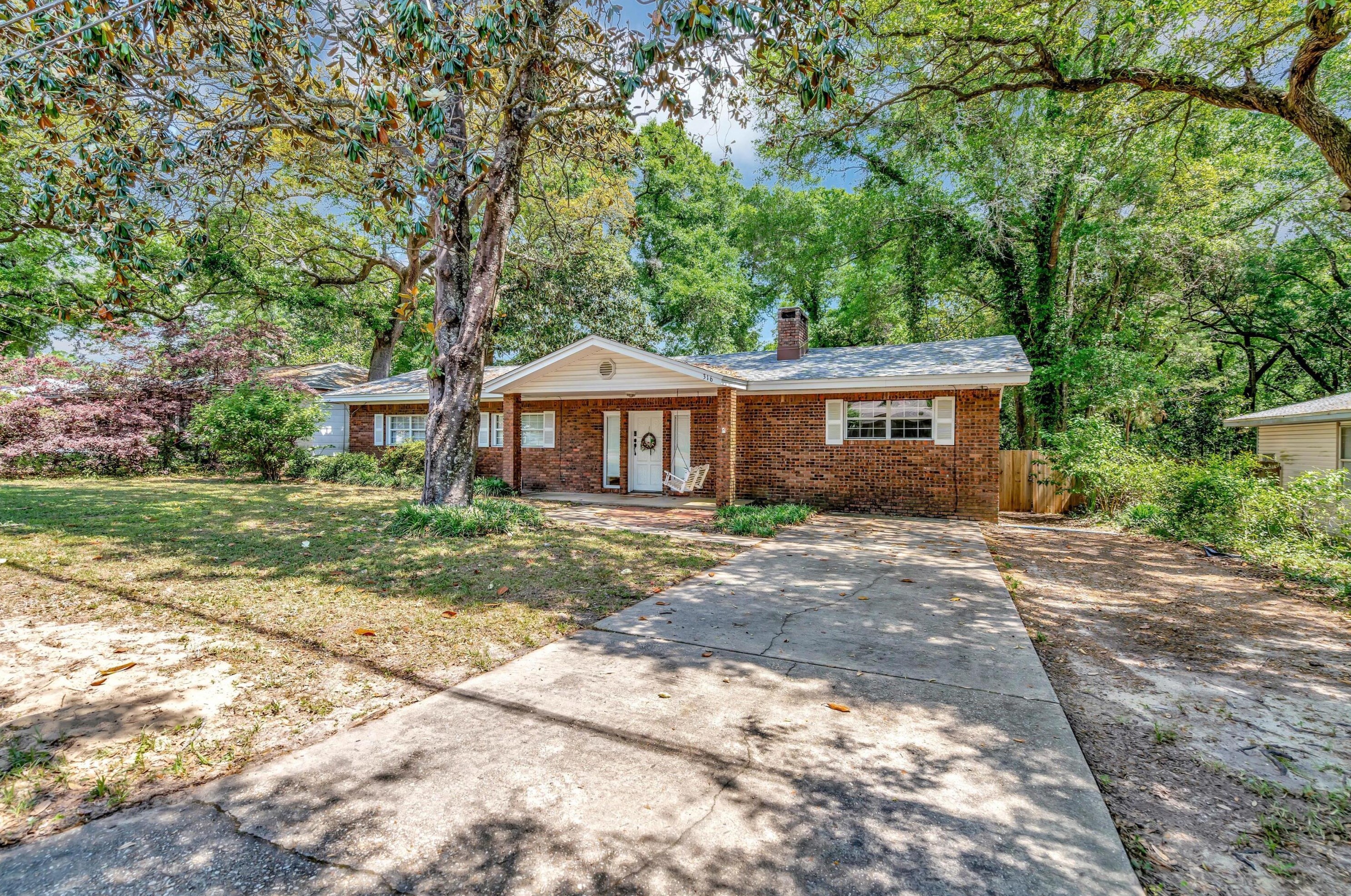 316 Ohio Ave, Valparaiso, FL 32580