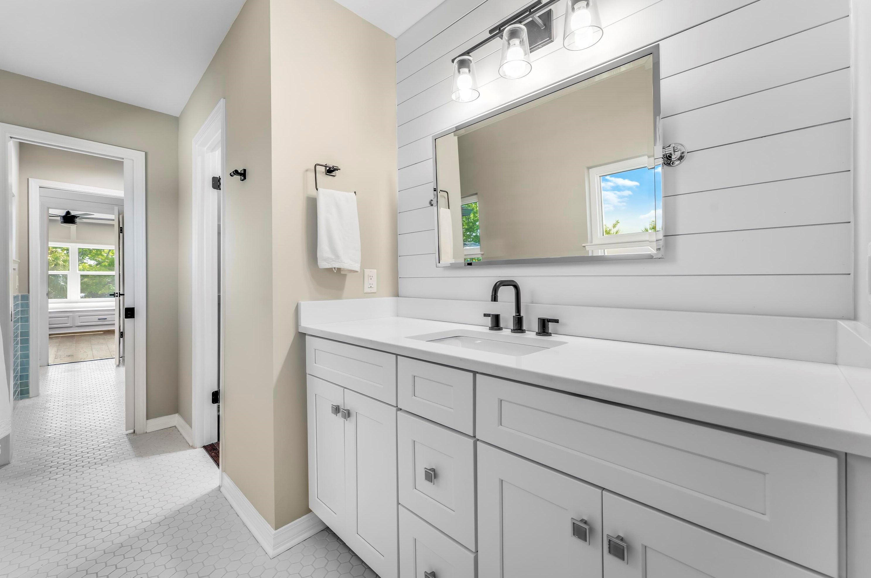 3301 Harbour Pl, Panama City FL 32405-1638 exterior