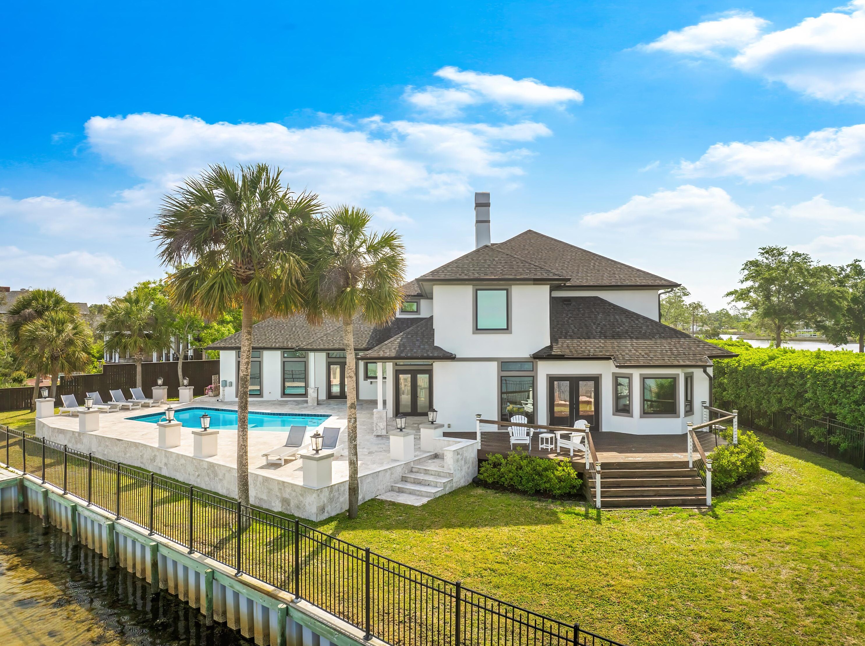 3301 Harbour Pl, Panama City FL 32405-1638 exterior