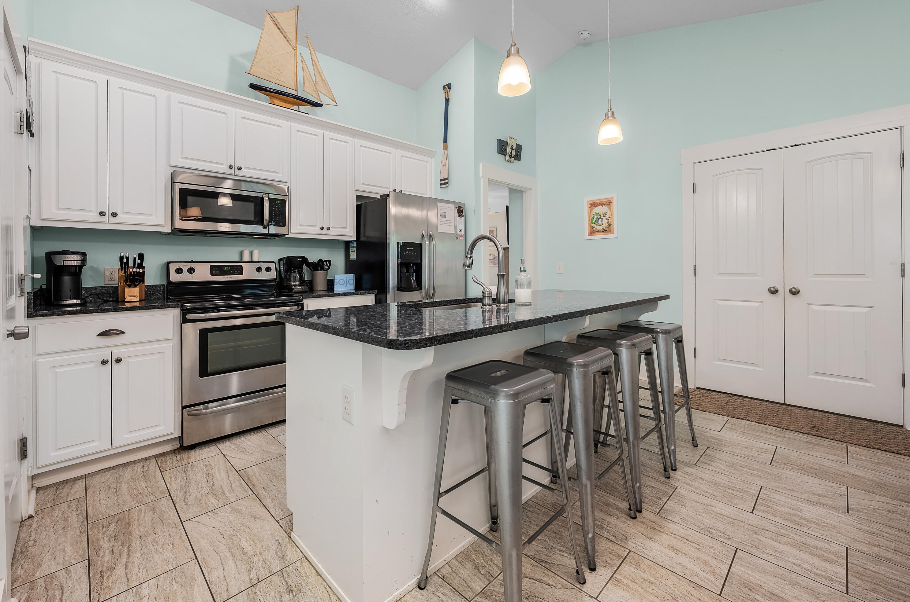 22520 Hilltop Ave, Panama City FL 32408-3605 exterior